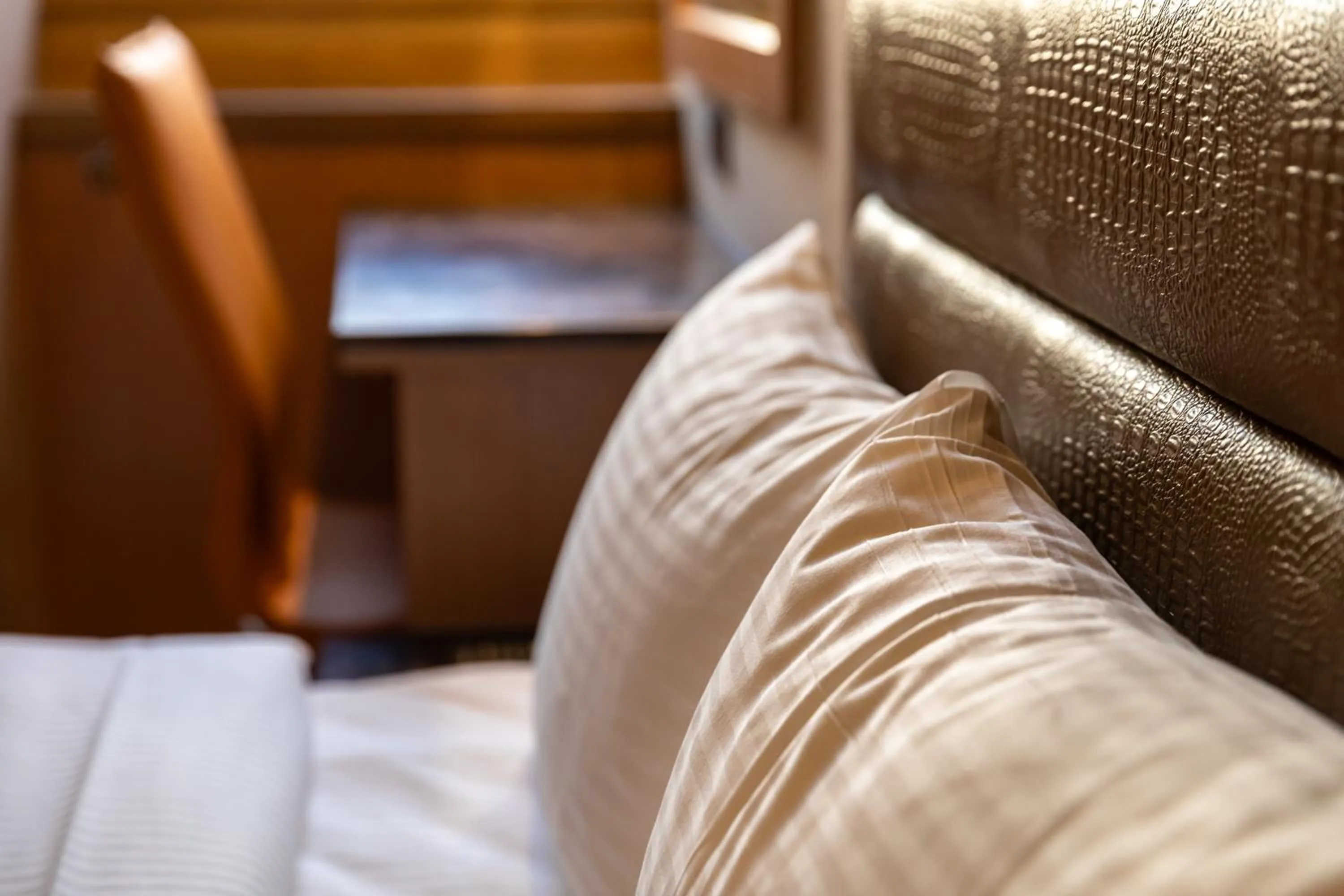 露夏旅社 l 納康商旅 l 智能入住 l 鄰近花園夜市