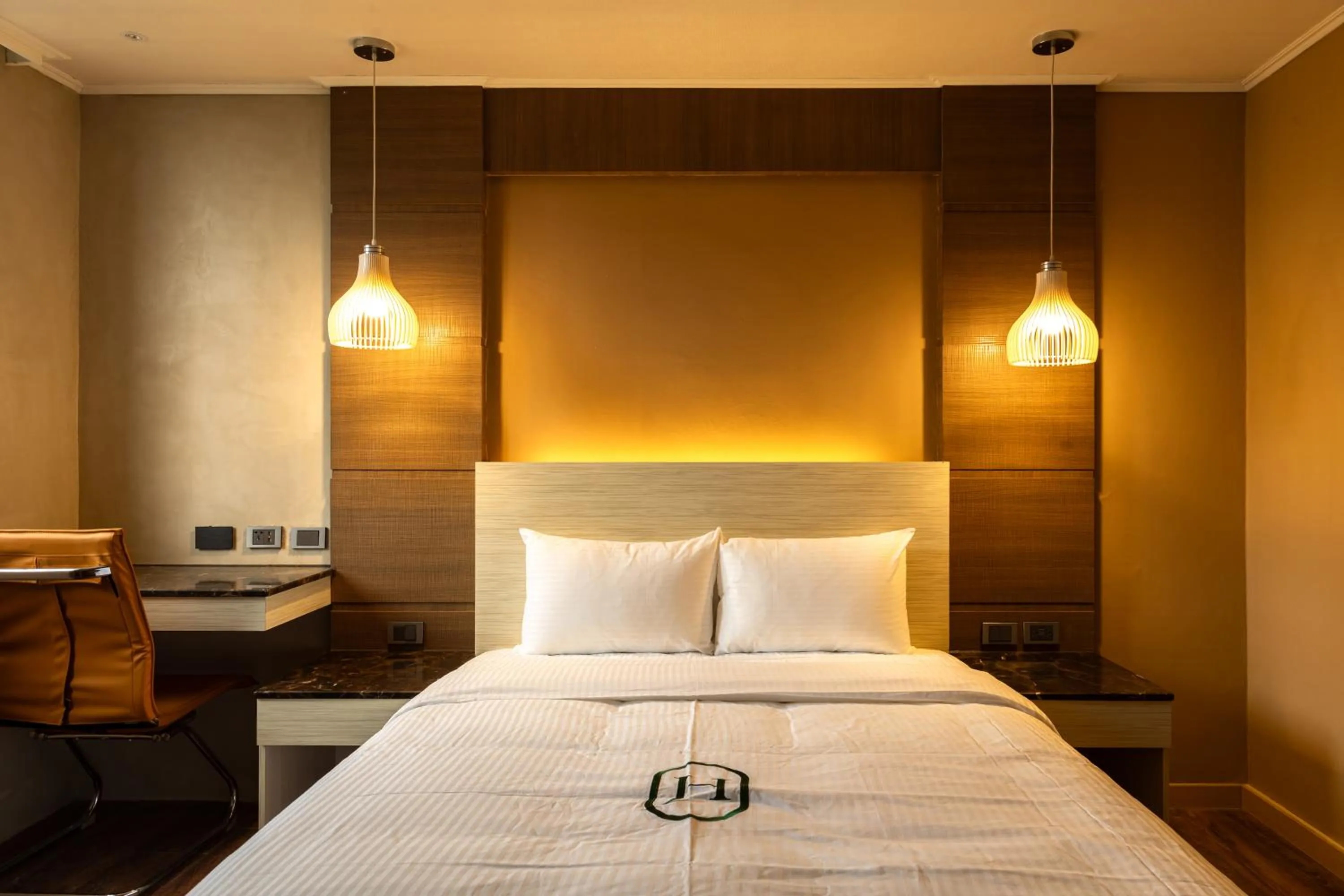 Bed in 露夏旅社 l 納康商旅 l 智能入住 l 鄰近花園夜市