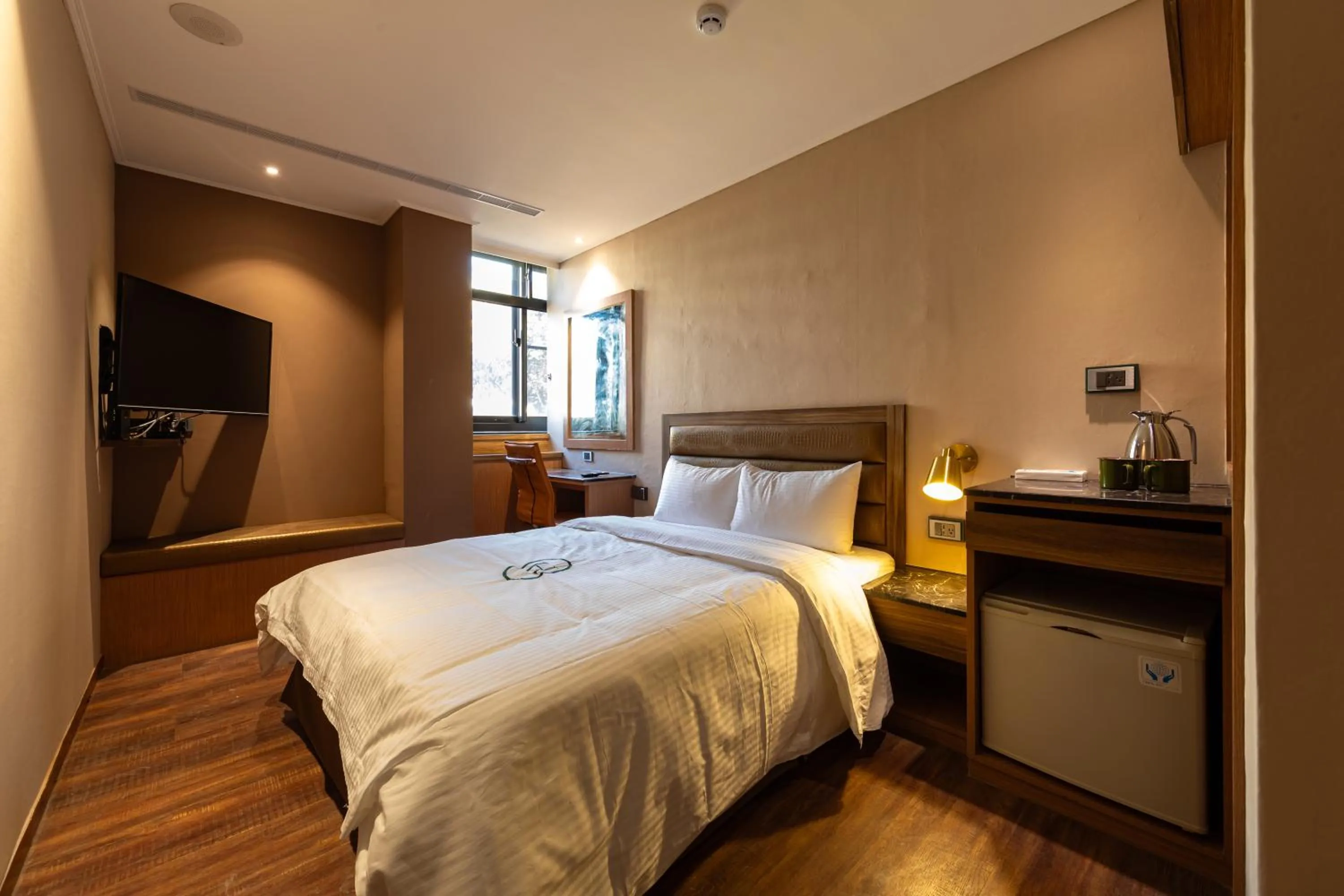 Bed in 露夏旅社 l 納康商旅 l 智能入住 l 鄰近花園夜市