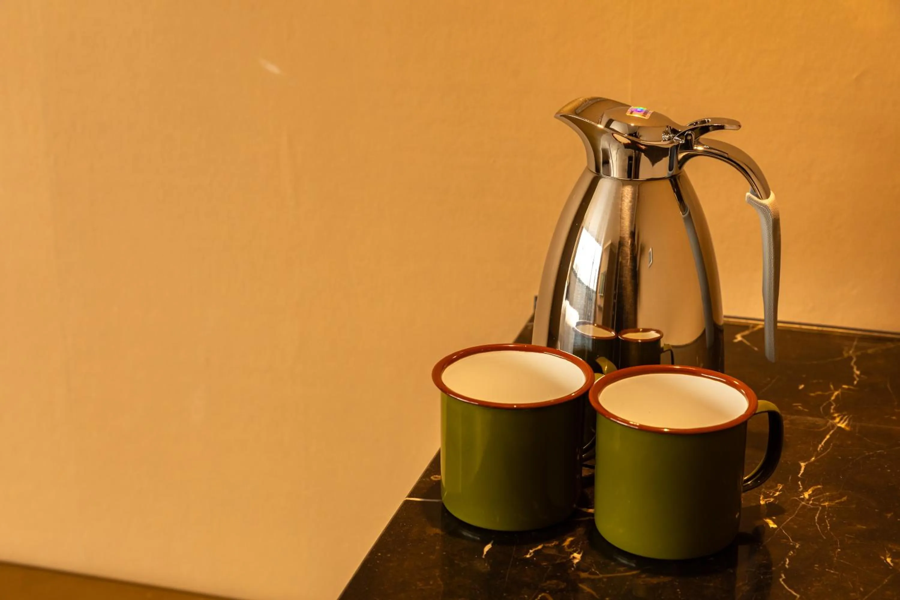 露夏旅社 l 納康商旅 l 智能入住 l 鄰近花園夜市