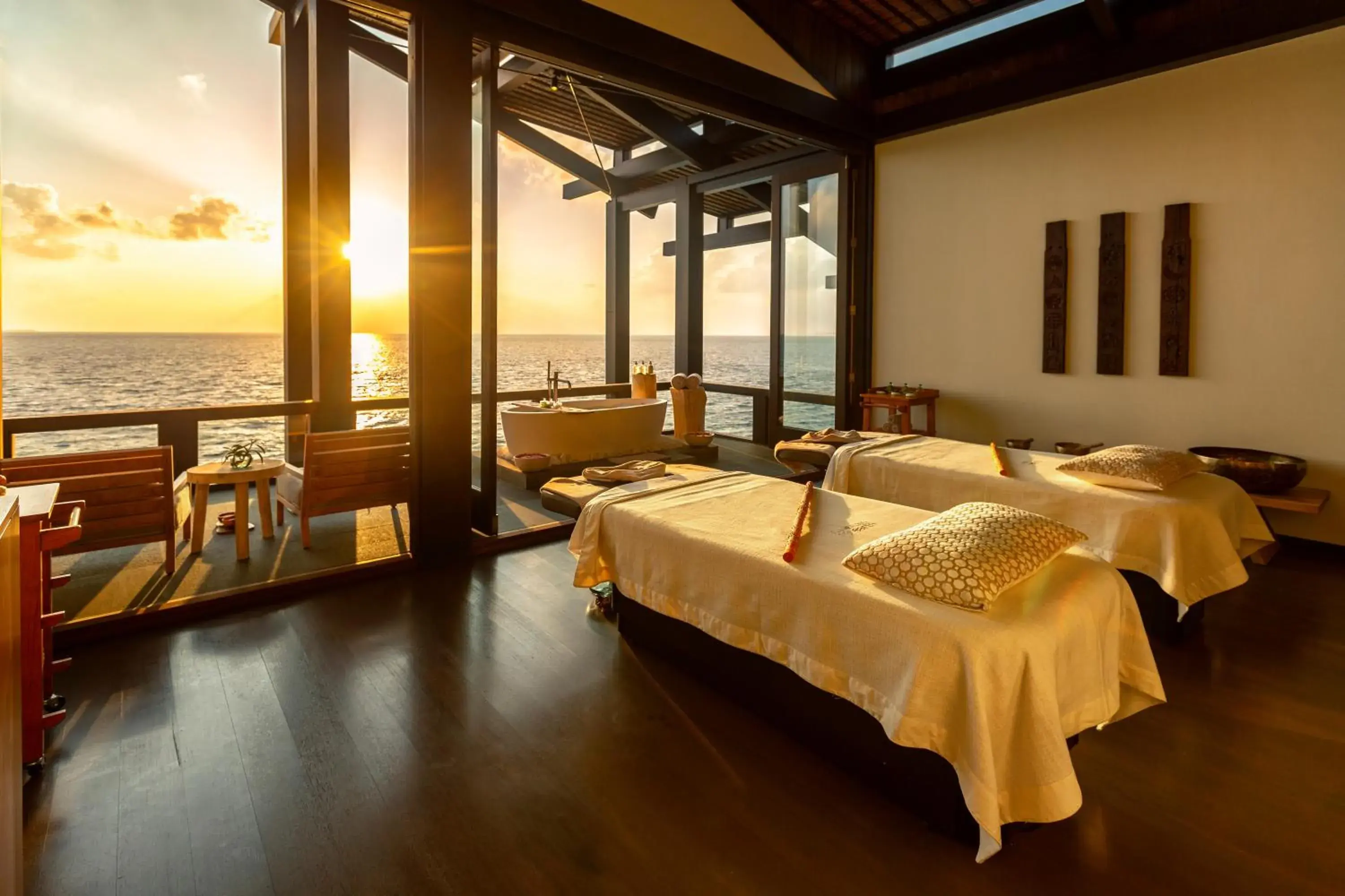 Massage, Bed in Kudadoo Maldives Private Island – Luxury All inclusive Massage, Bed in Kudadoo Maldives Private Island – Luxury All inclusive