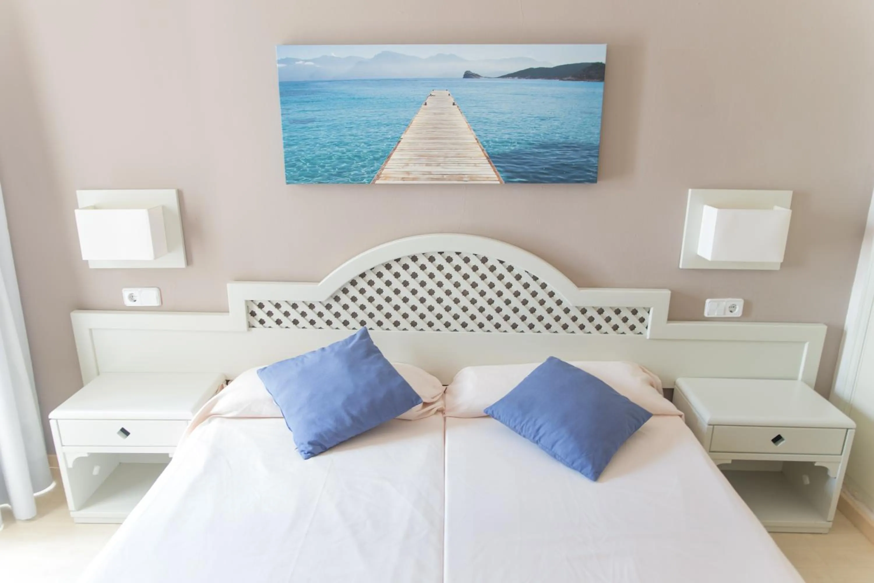 Bed in Hotel Club Es Talaial