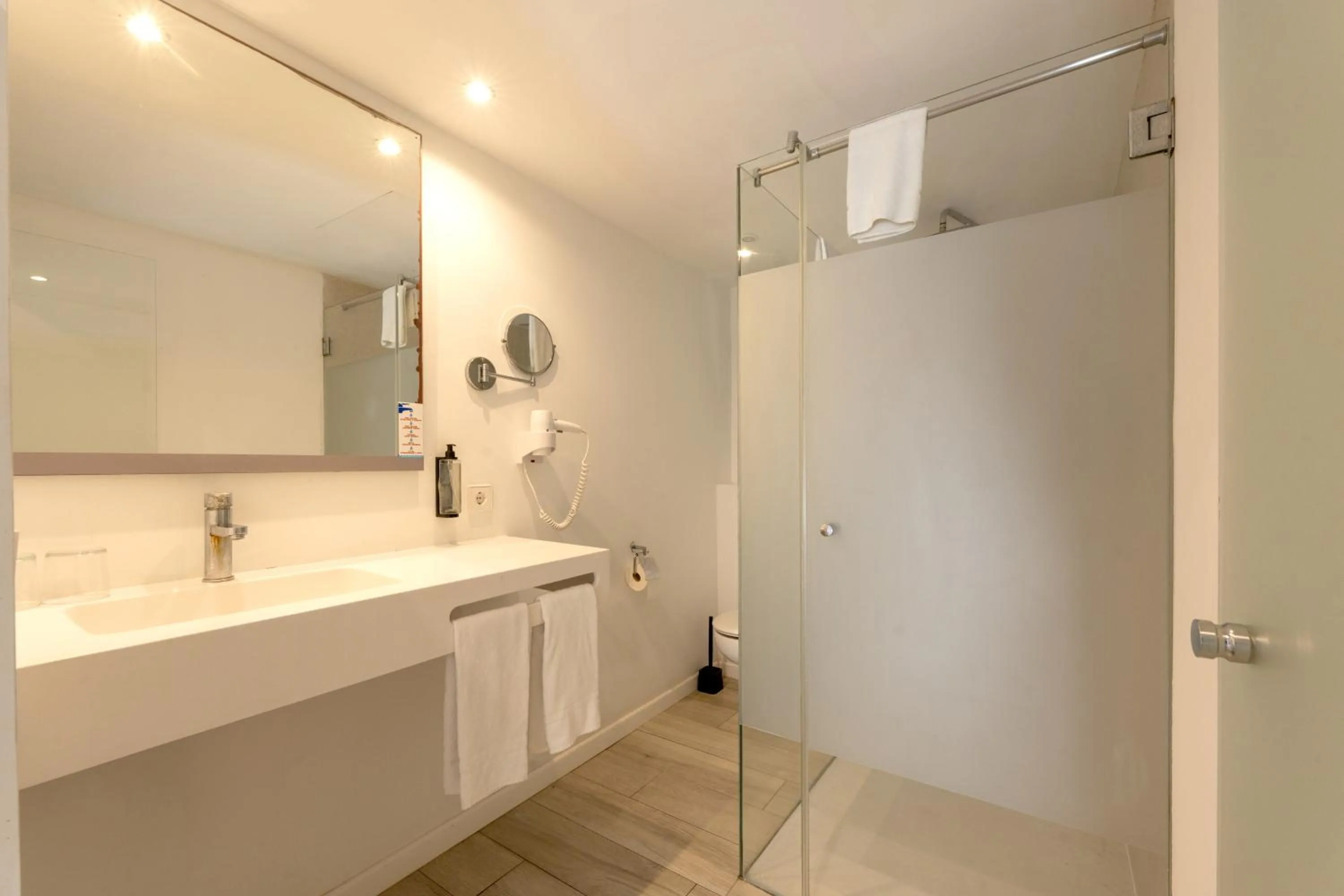 Shower in Hotel Club Es Talaial