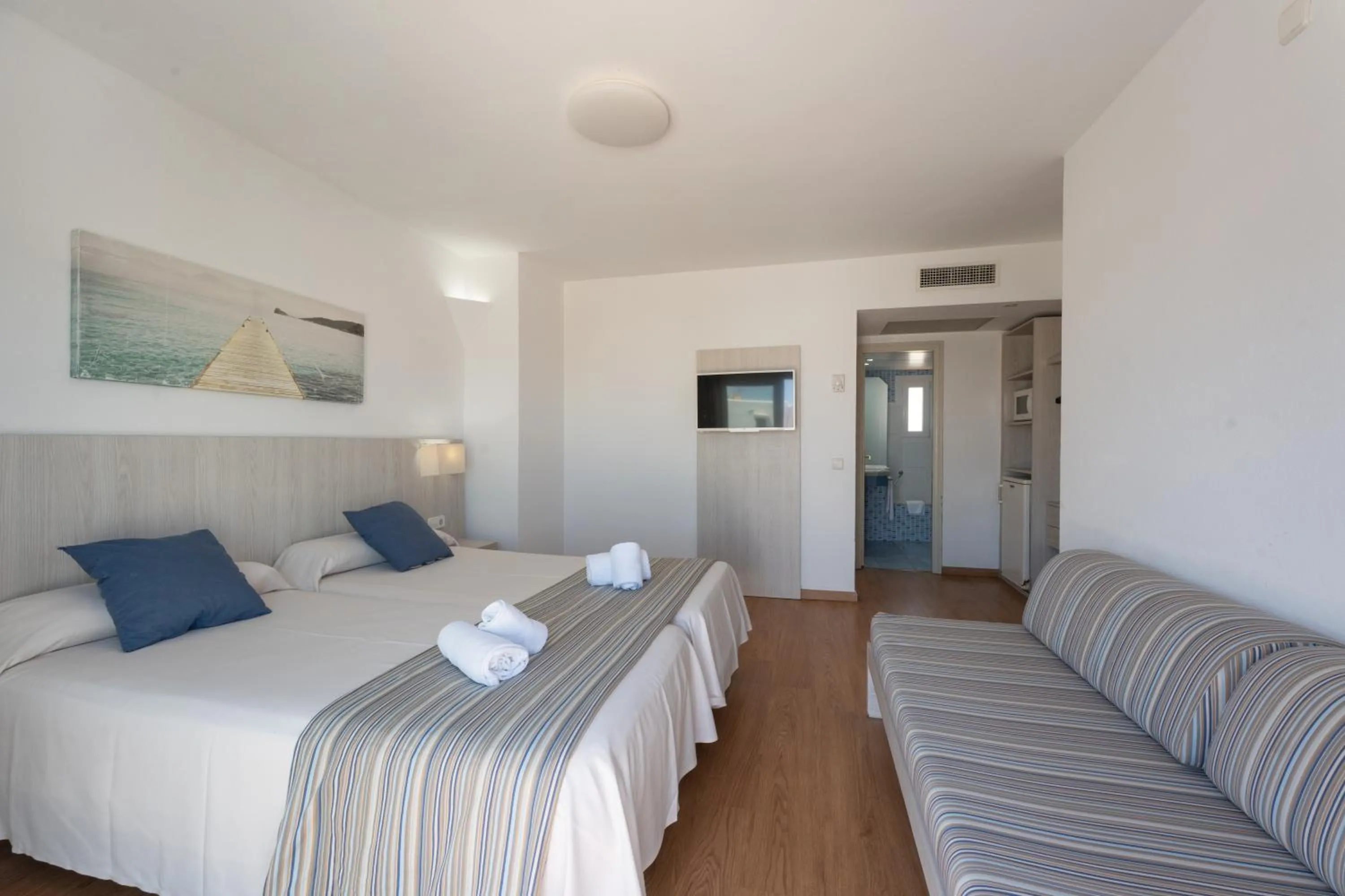 Bed in Hotel Club Es Talaial