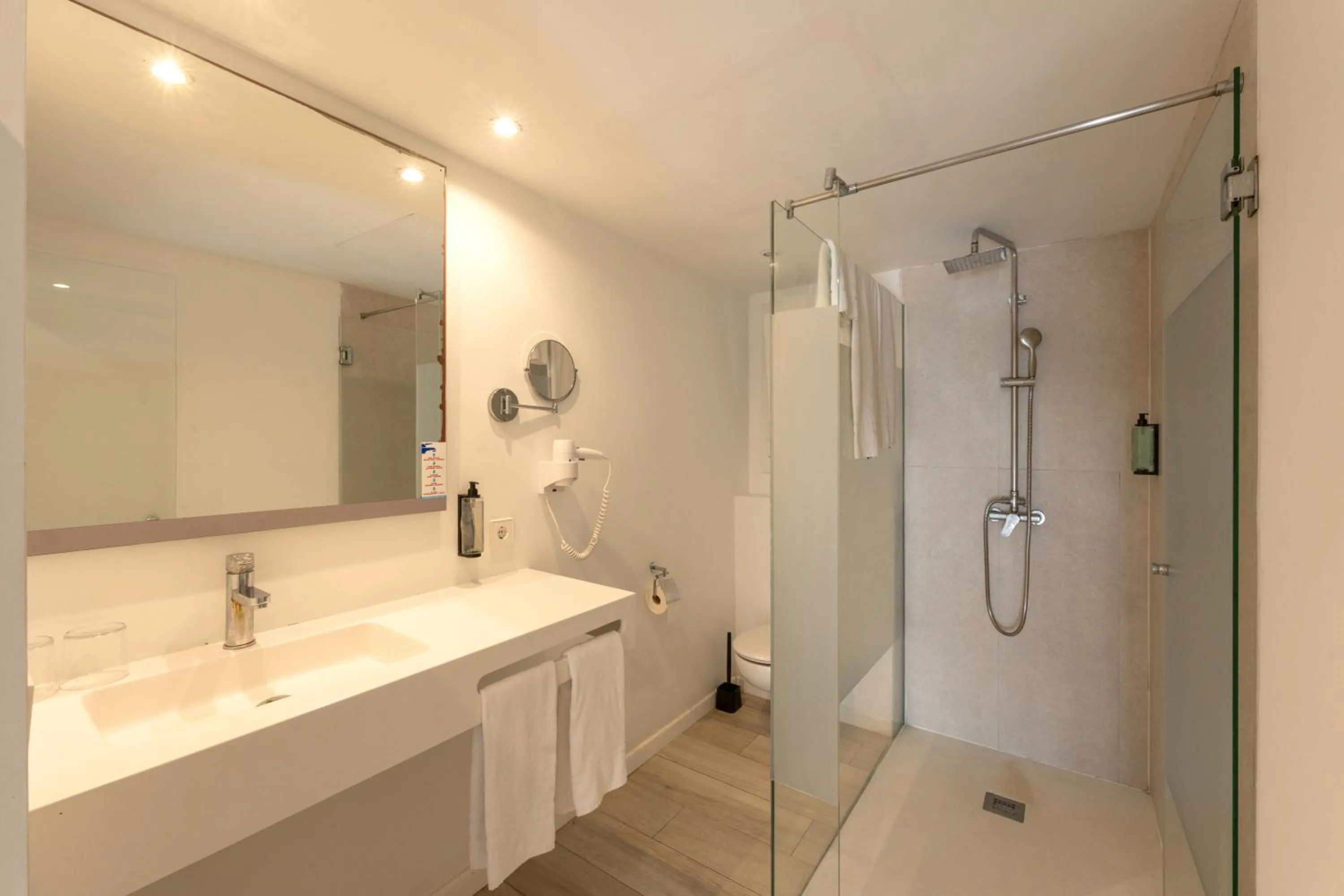 Shower in Hotel Club Es Talaial