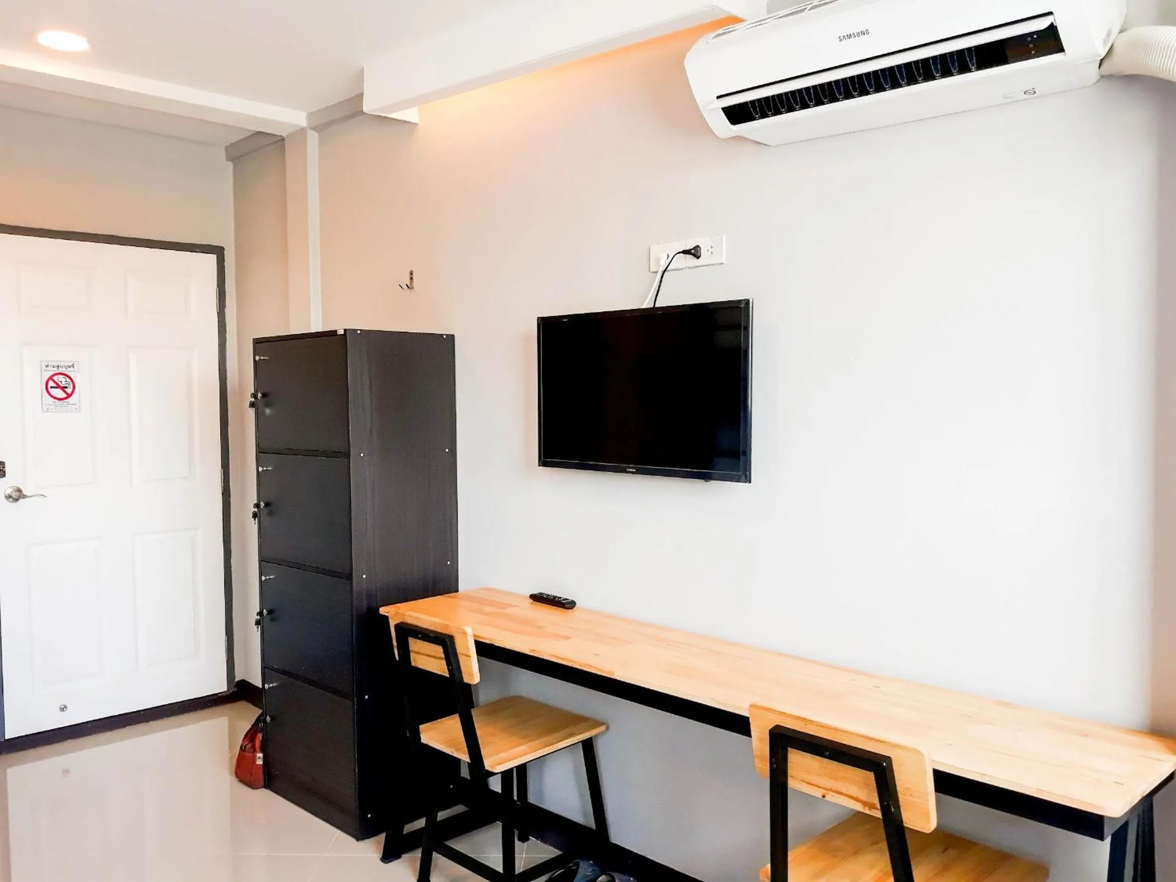 oven in Lux Rooms Night Bazaar