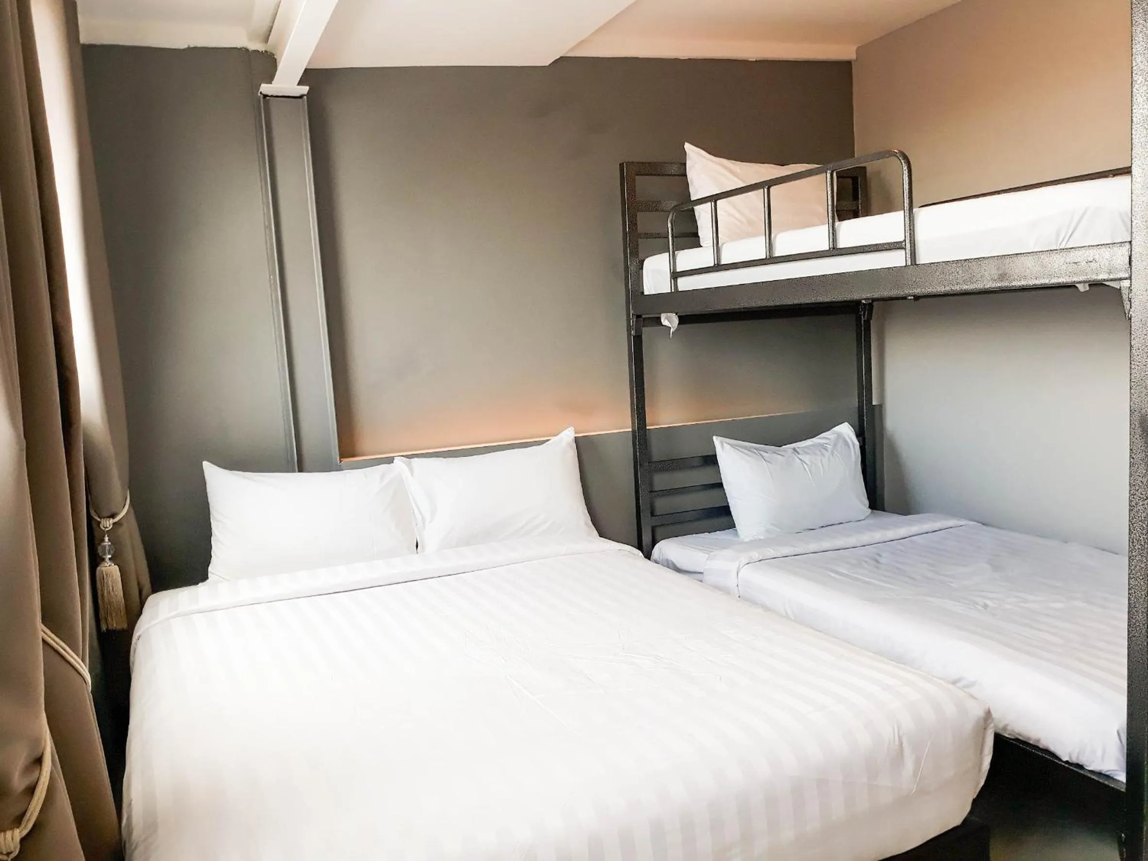 Bed in Lux Rooms Night Bazaar