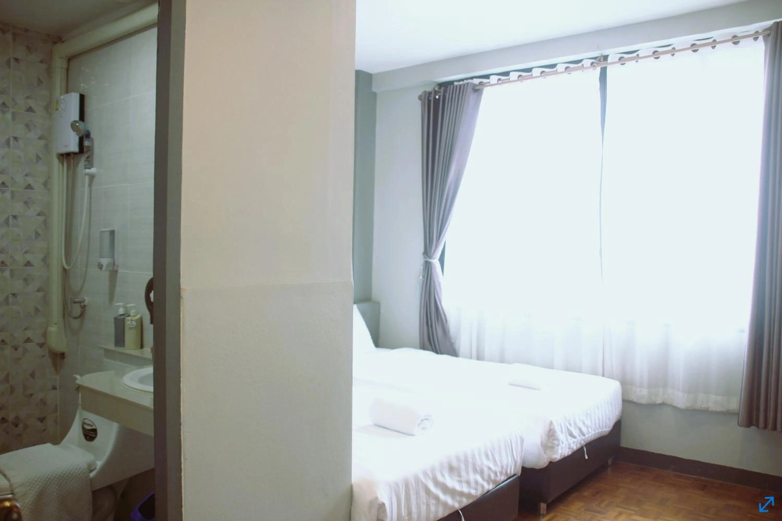 Bed in Lux Rooms Night Bazaar