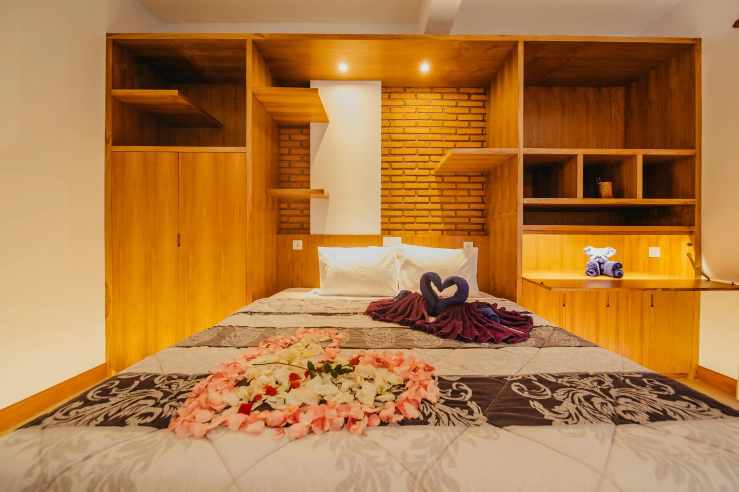 Bed in Kaen Apartments