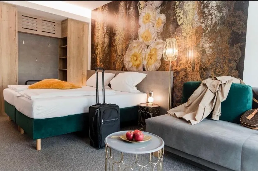 Photo of the whole room, Bed in Hotel Villa Toskana