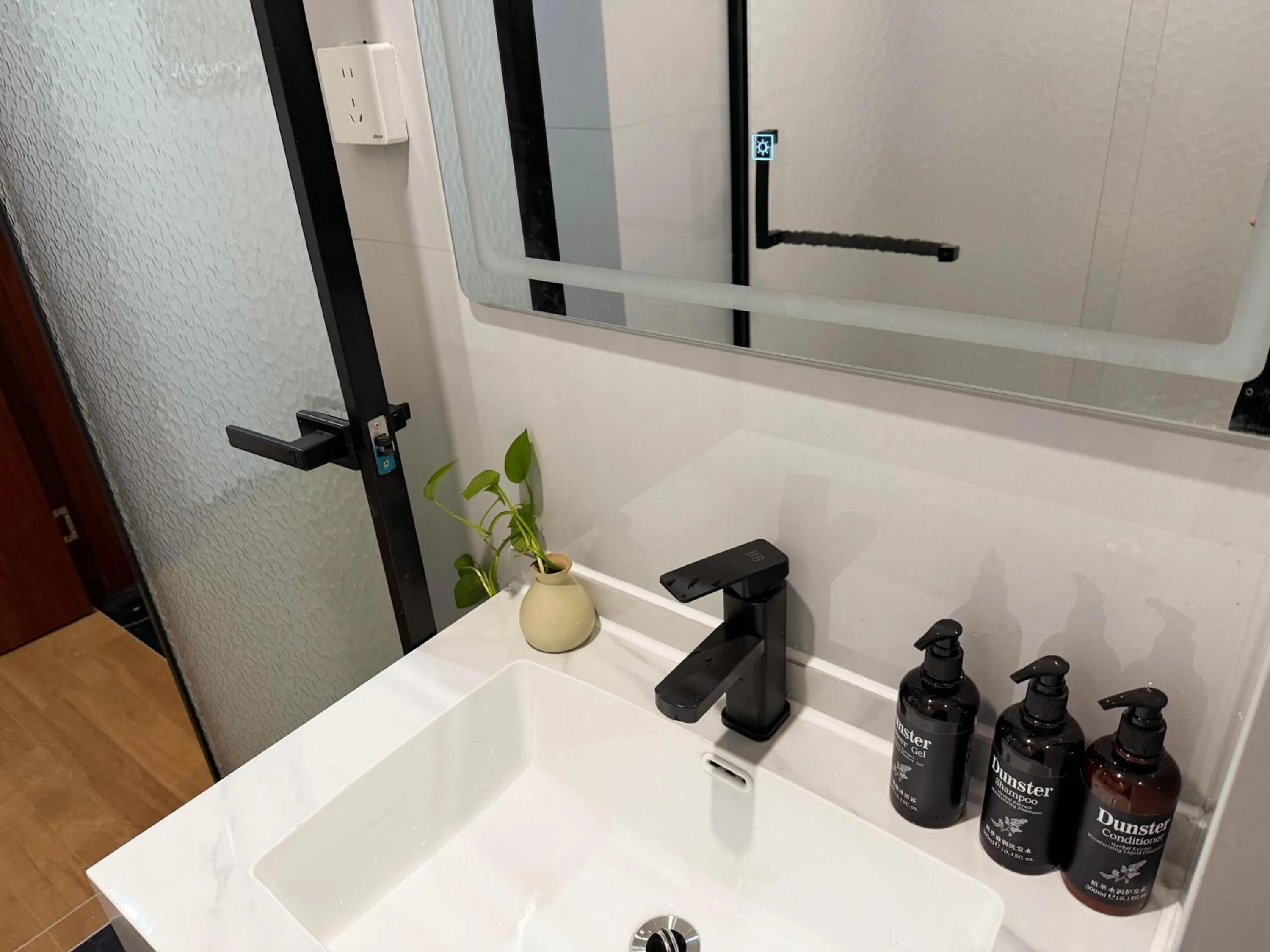 Li River Resort Villa Hotel