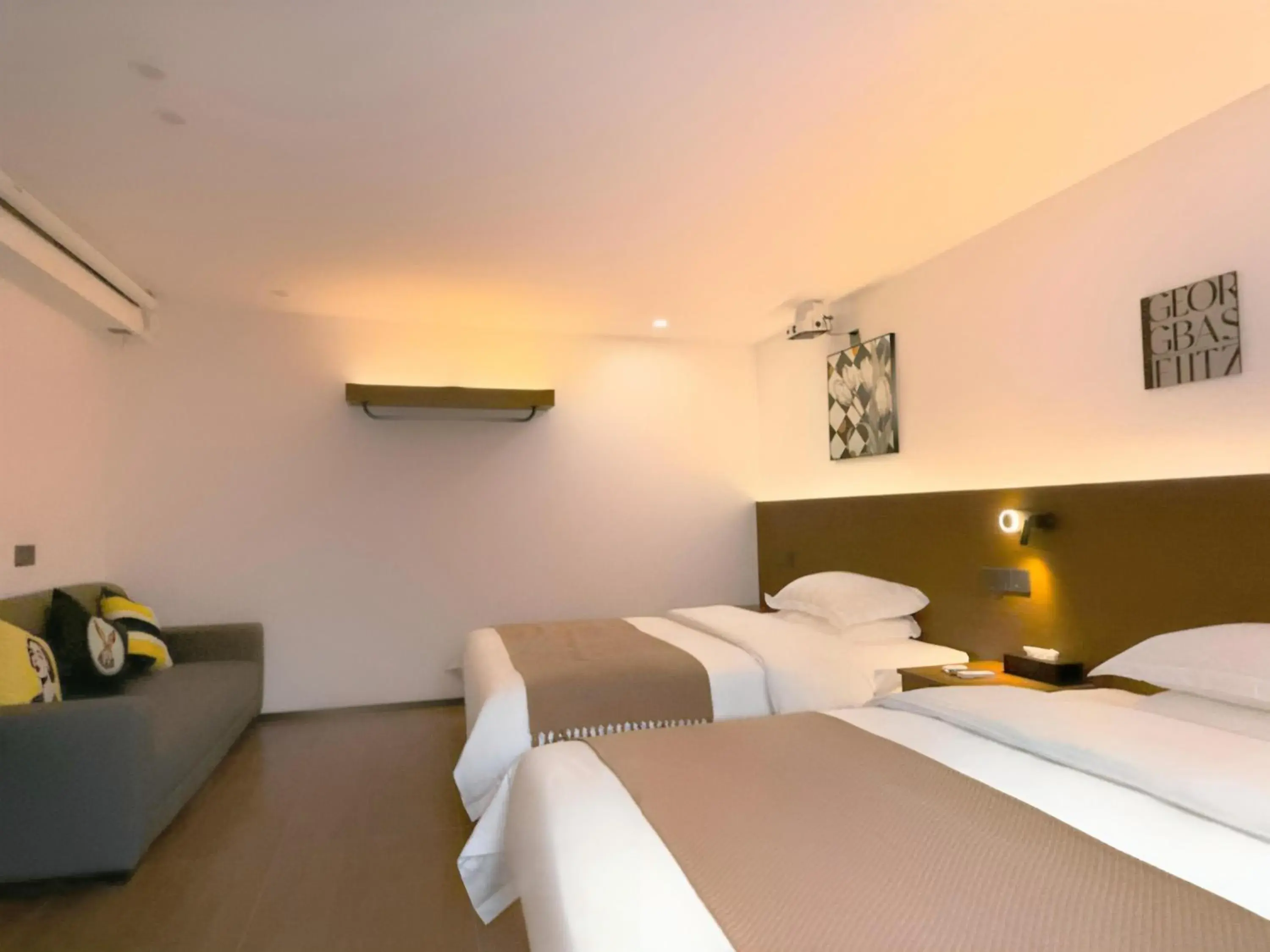 Twin Room in Li River Resort Villa Hotel Twin Room in Li River Resort Villa Hotel