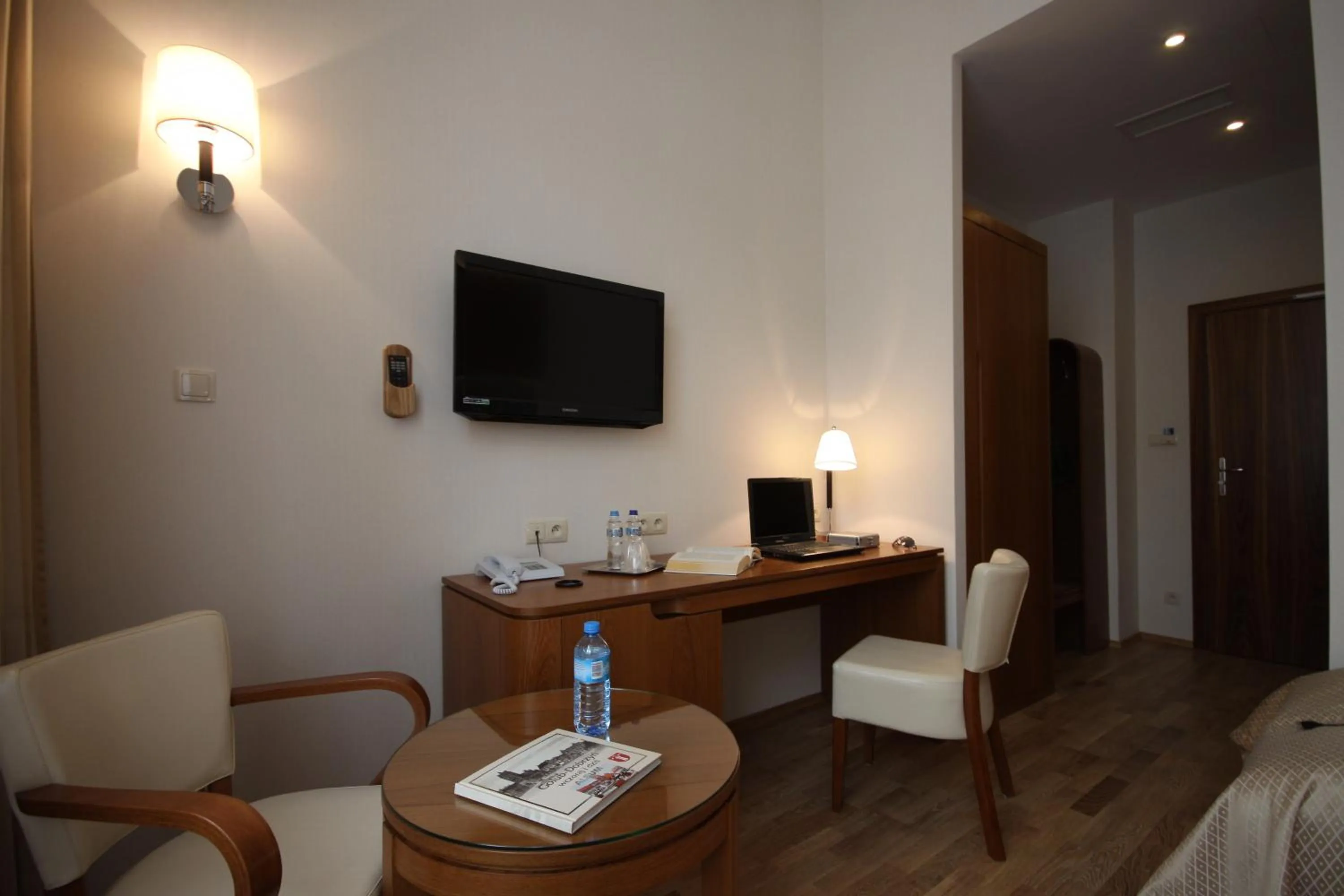 Photo of the whole room in Hotel Vabank