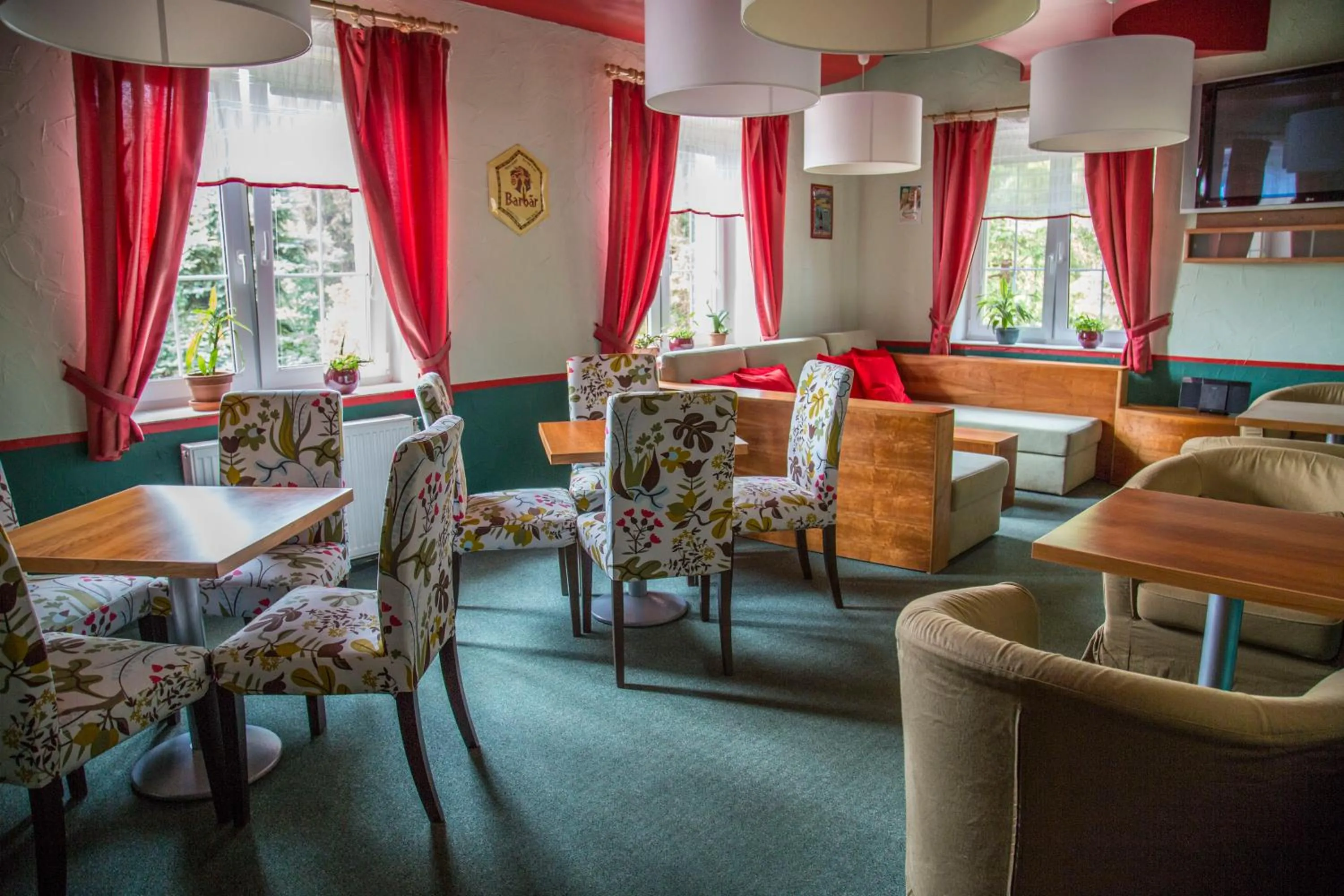 Communal lounge/ TV room in Hotel Sirákov