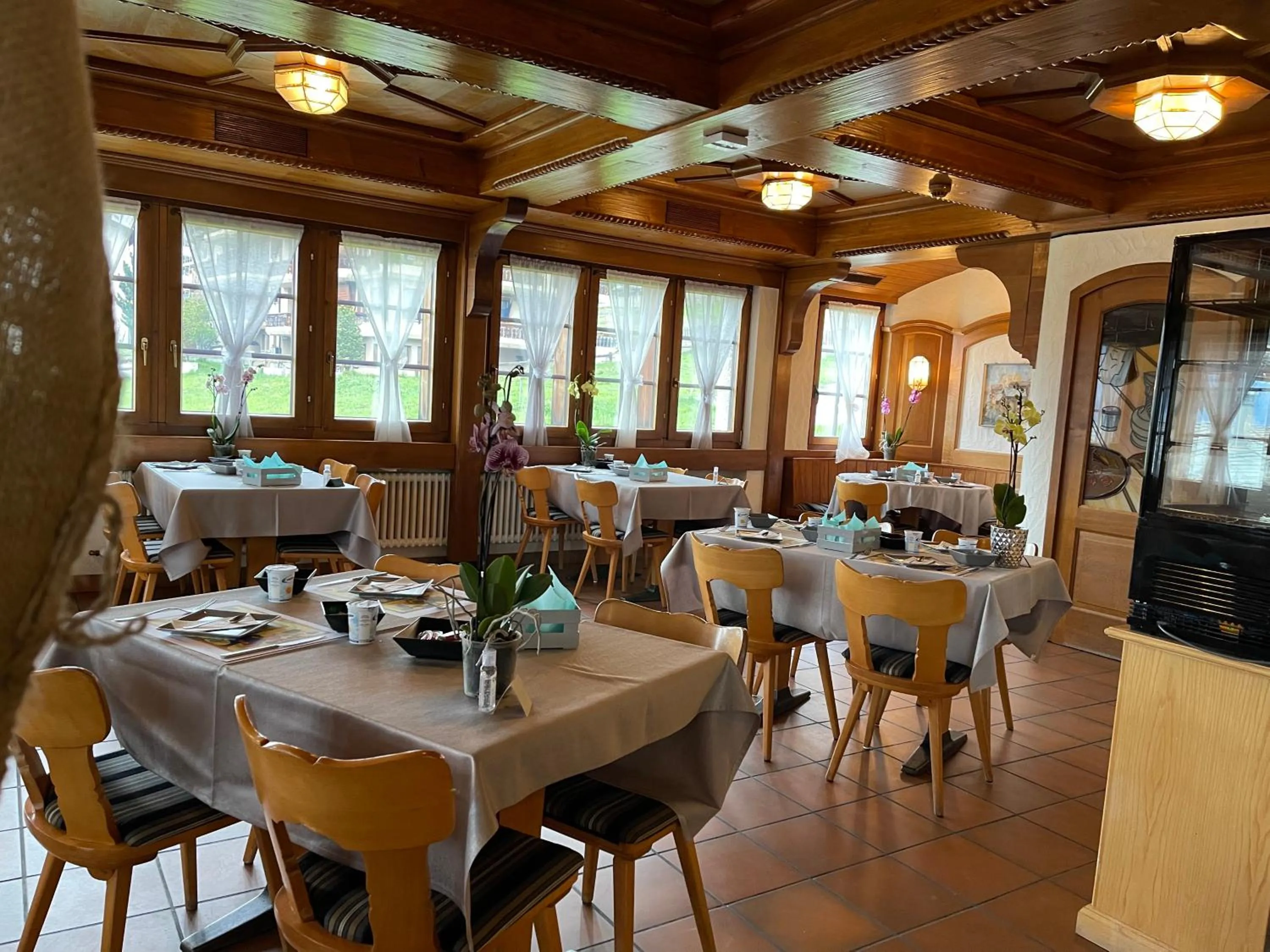 Restaurant/places to eat in Hotel Restaurant Rothorn