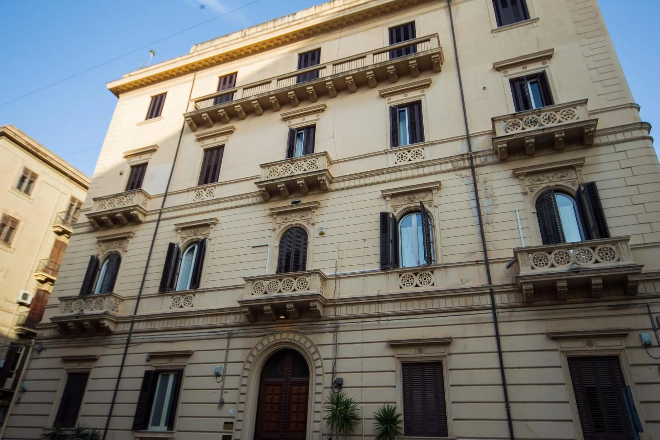 Facade/entrance in Palermo Gallery