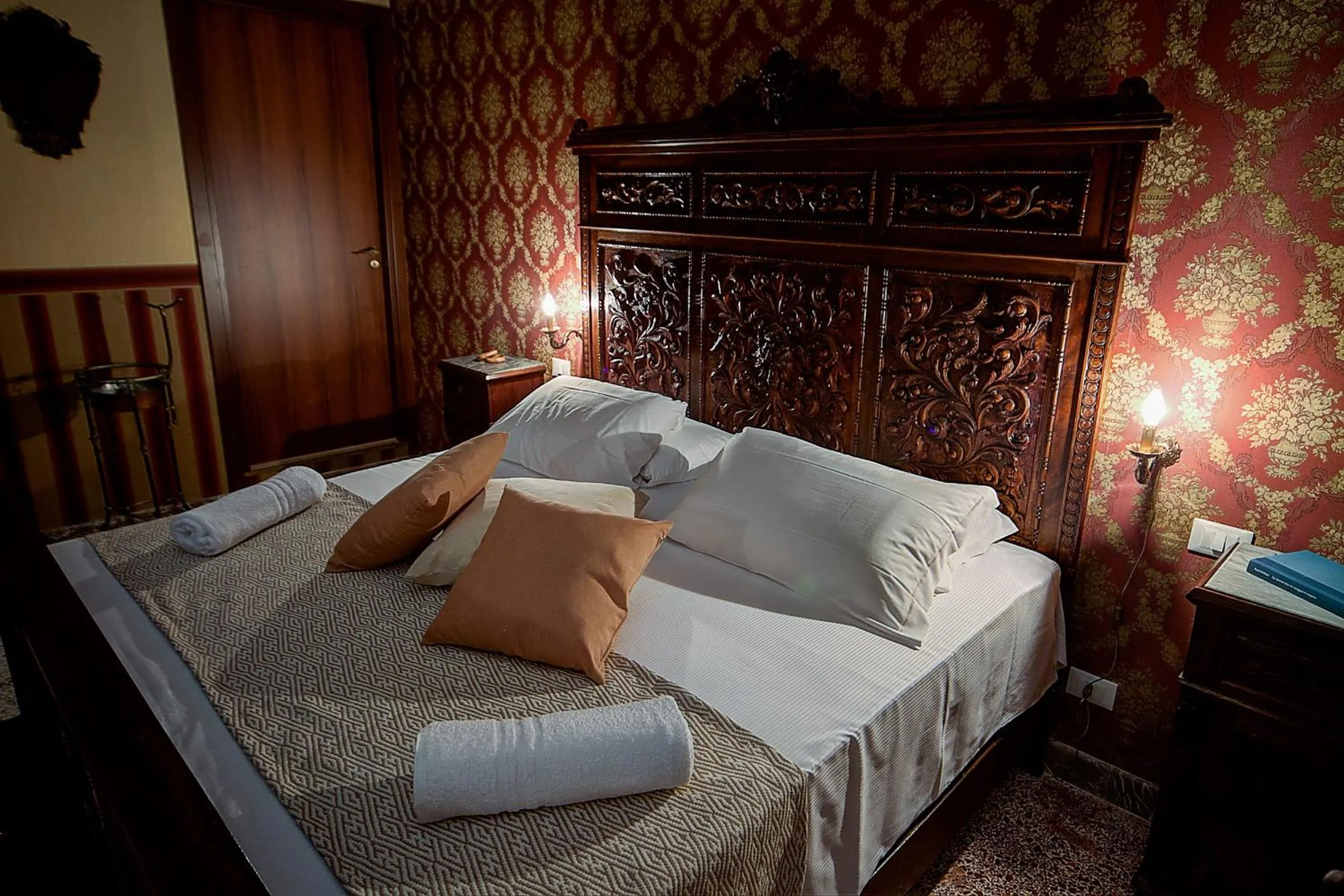 Bed in Palermo Gallery