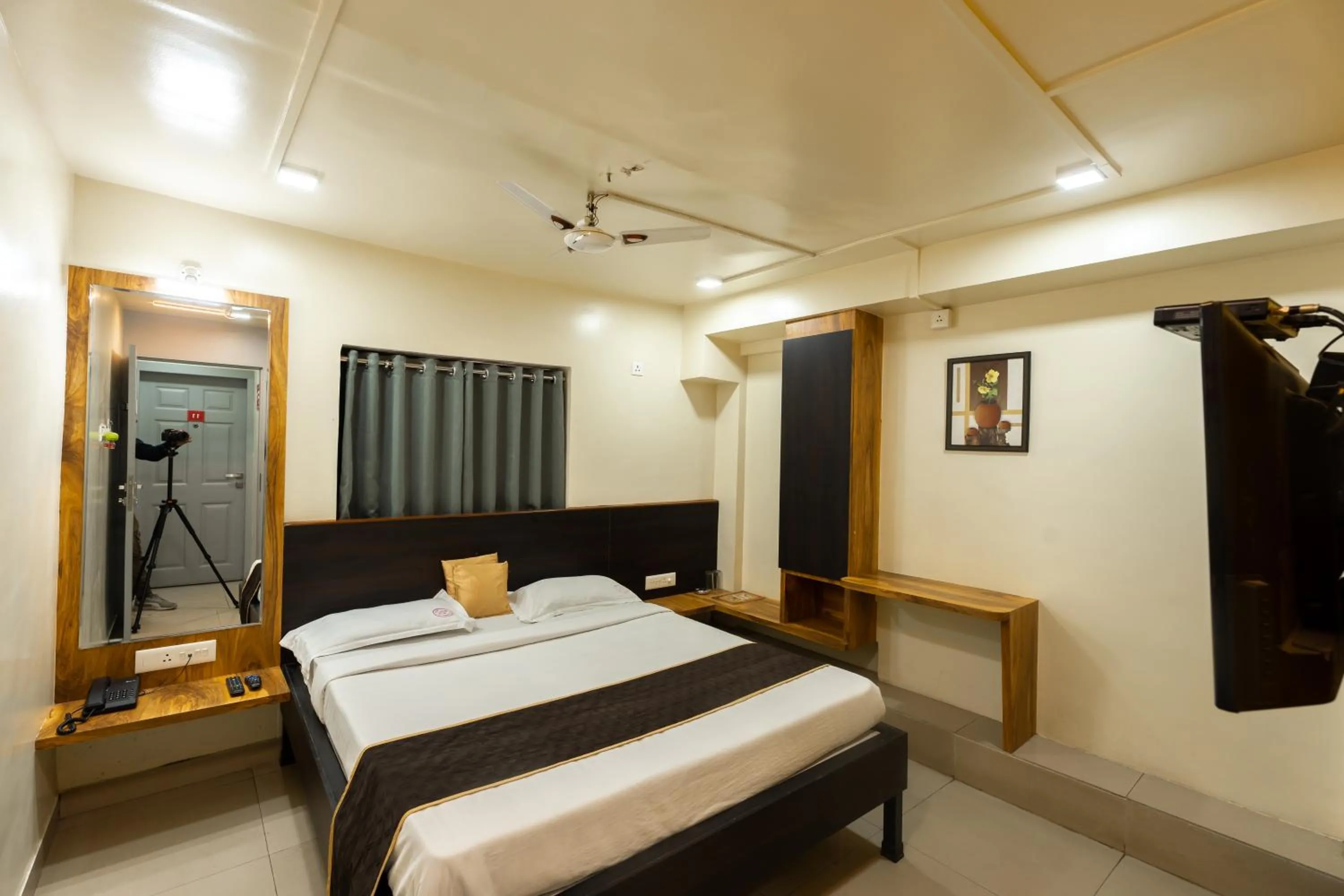 Bed in Hotel Ellora Park