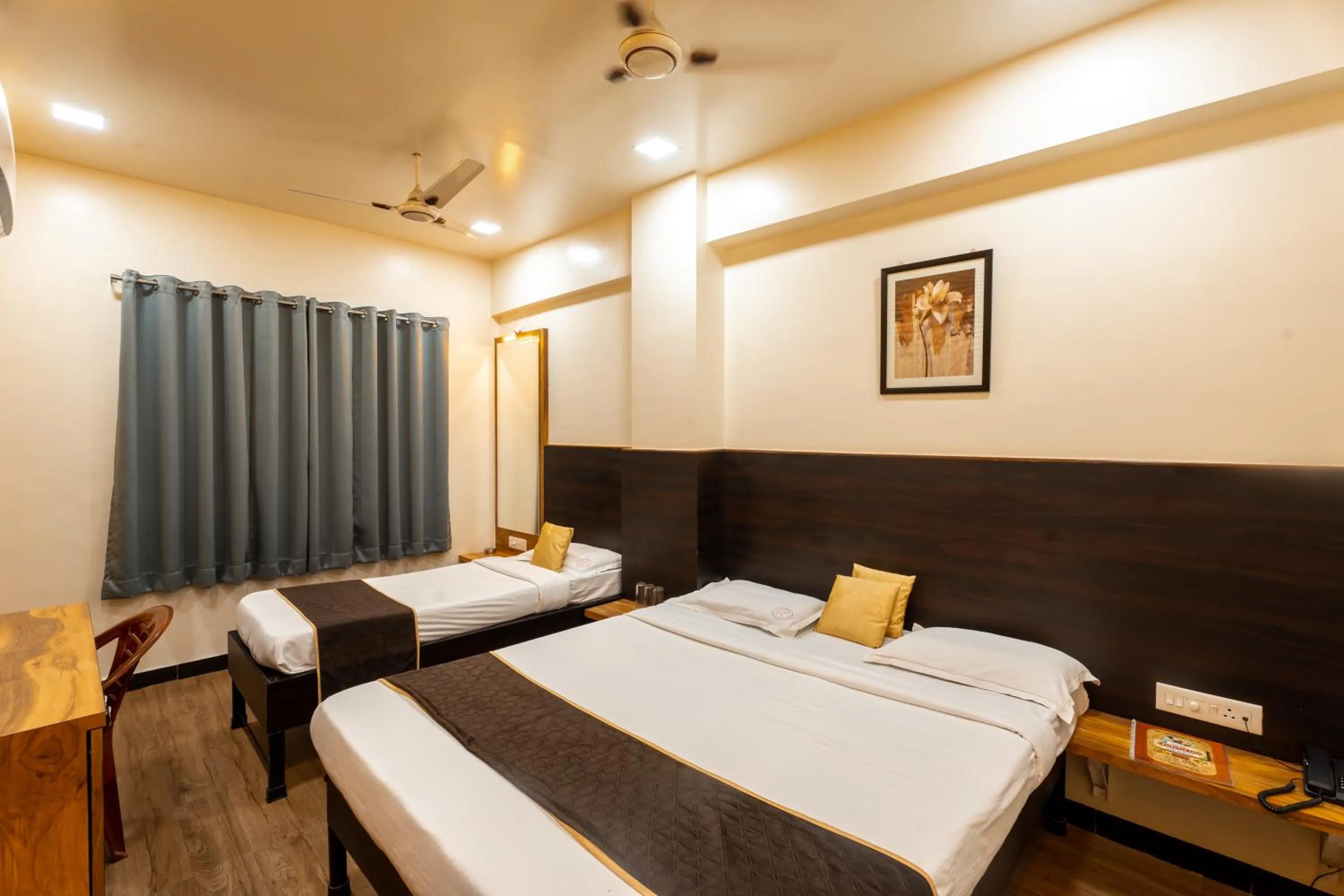 Bed in Hotel Ellora Park