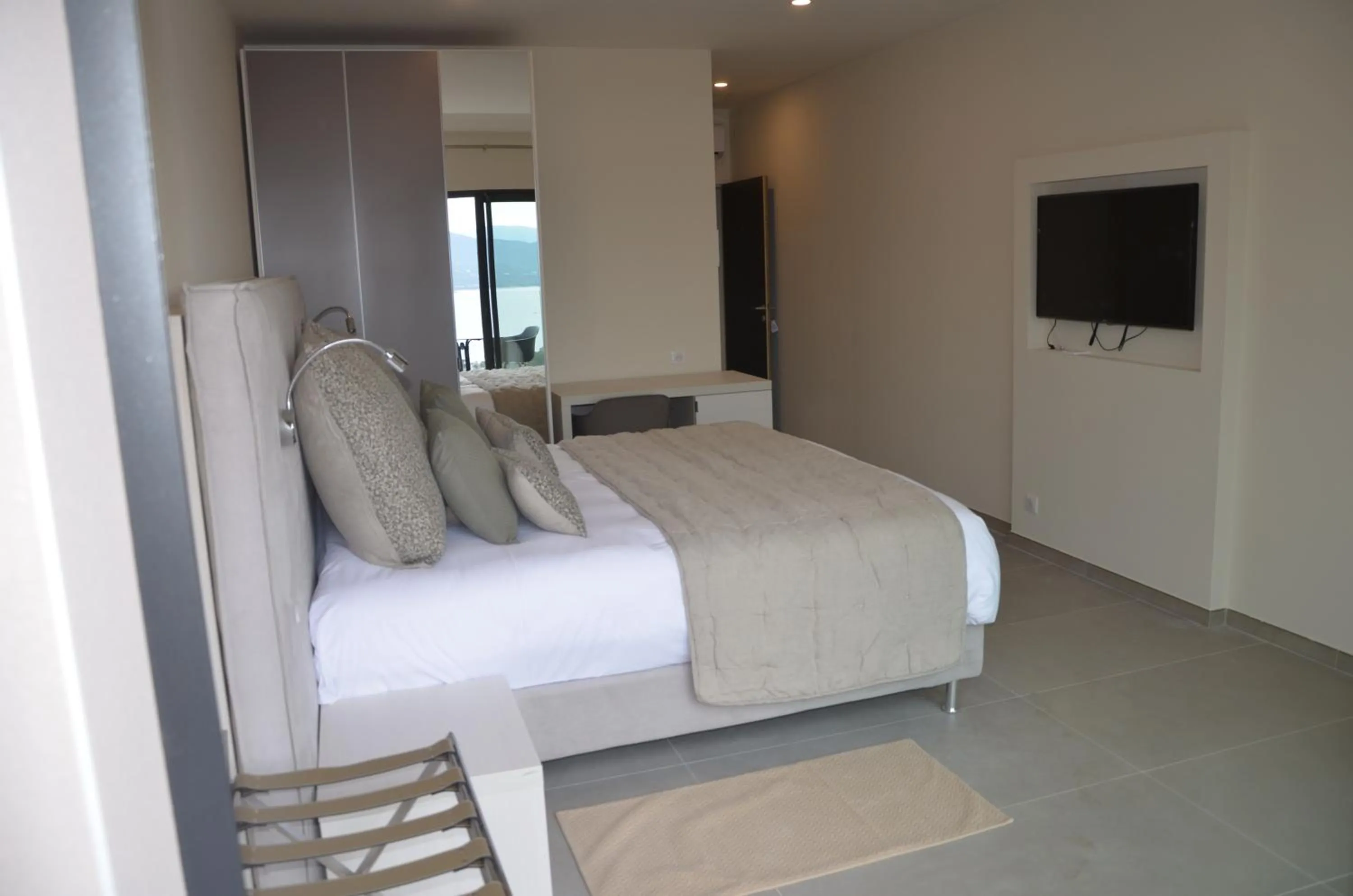 Deluxe Double Room with Terrace and Sea View in Casa Mare E Vista