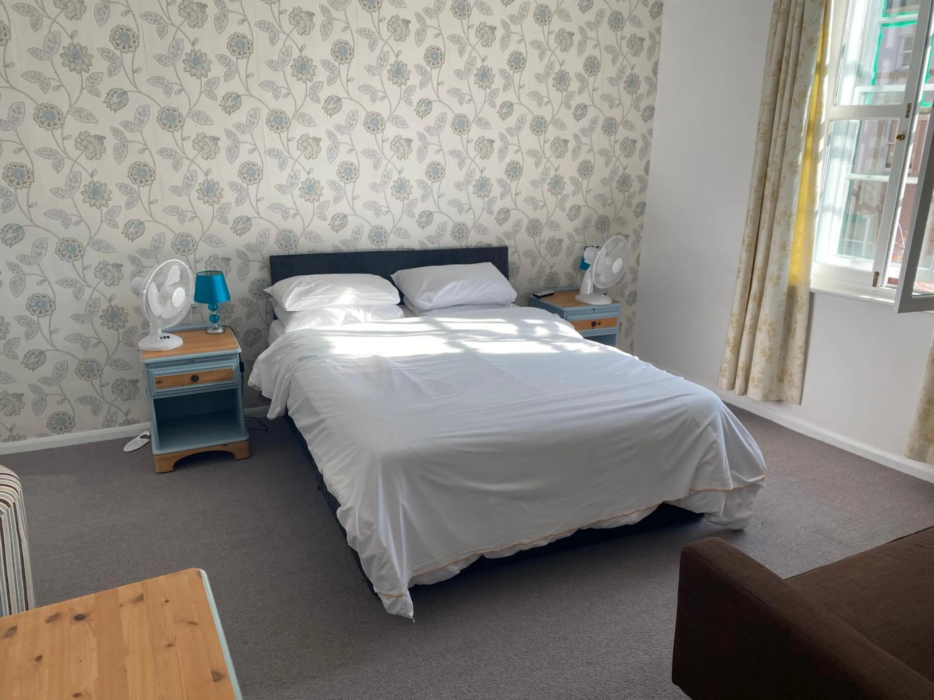 Bed in Three Queens Hotel