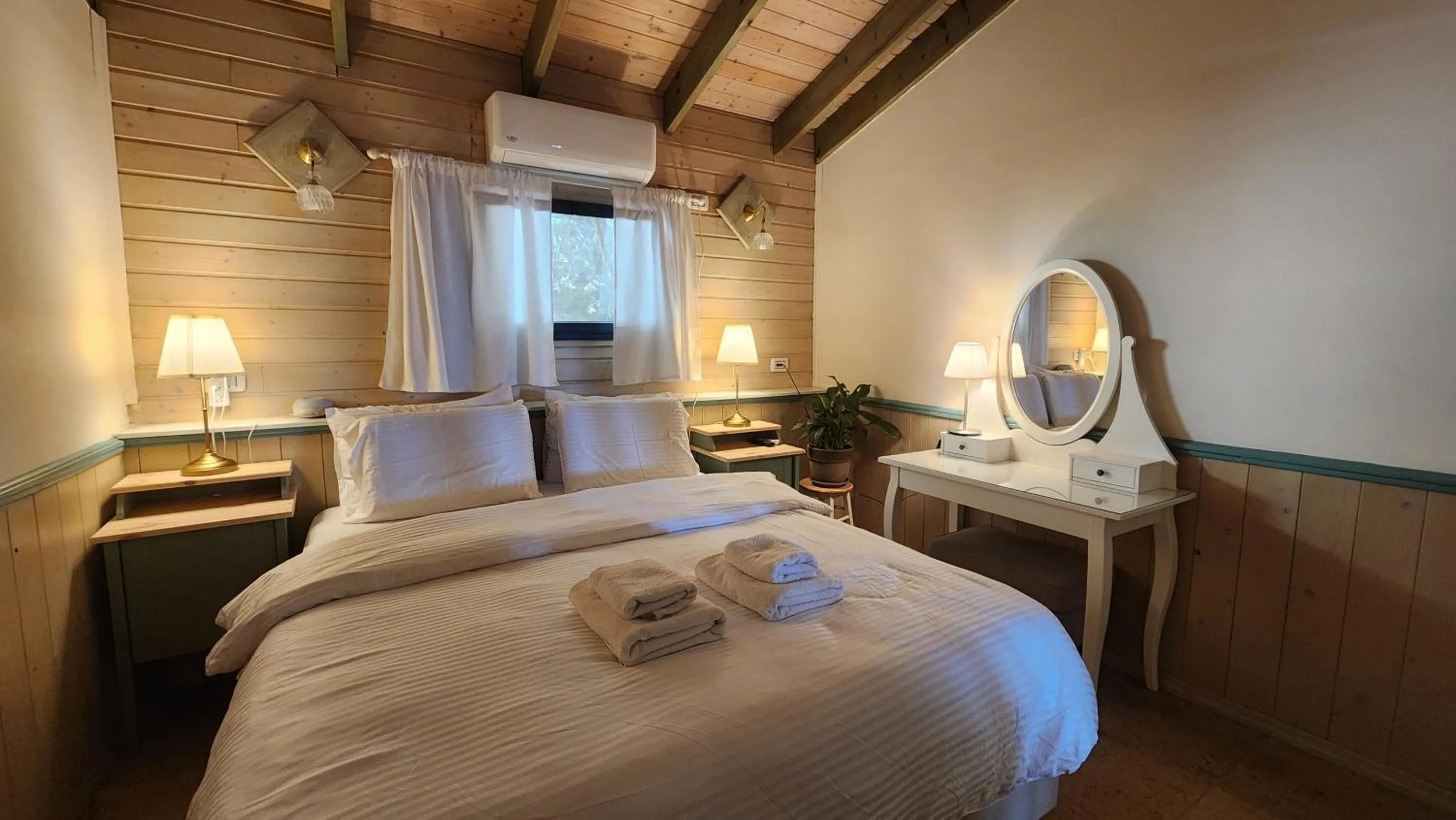 Bedroom, Bed in Dream Time