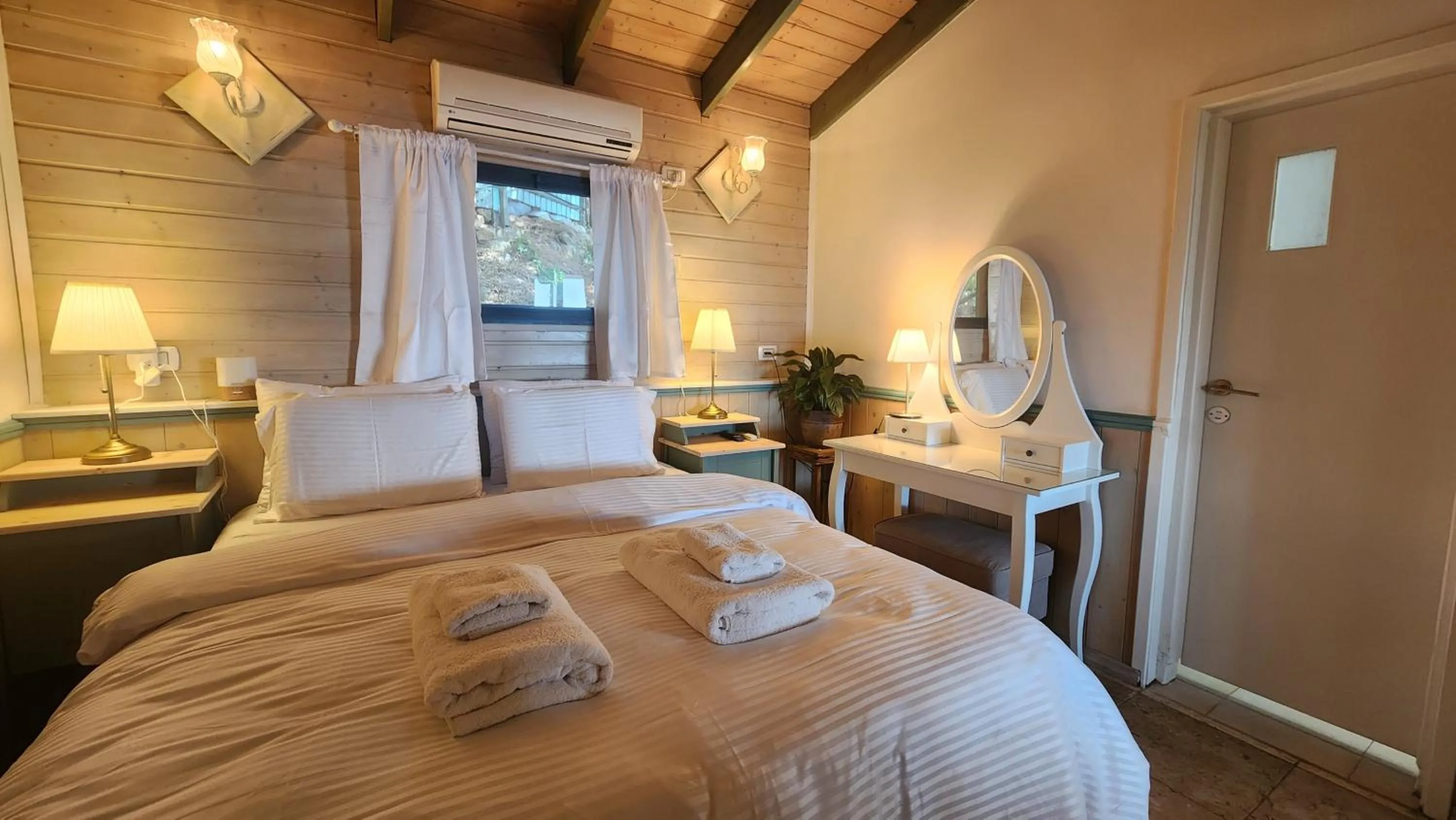 Bedroom, Bed in Dream Time
