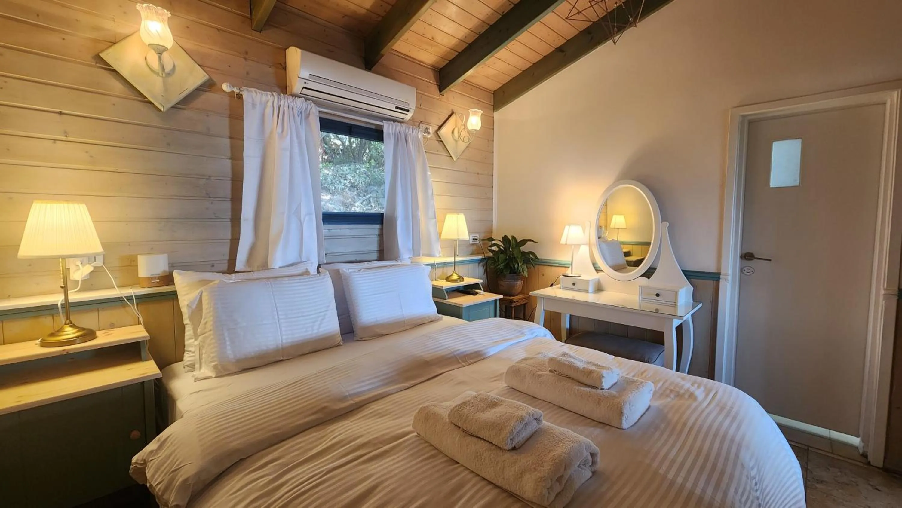 Bedroom, Bed in Dream Time
