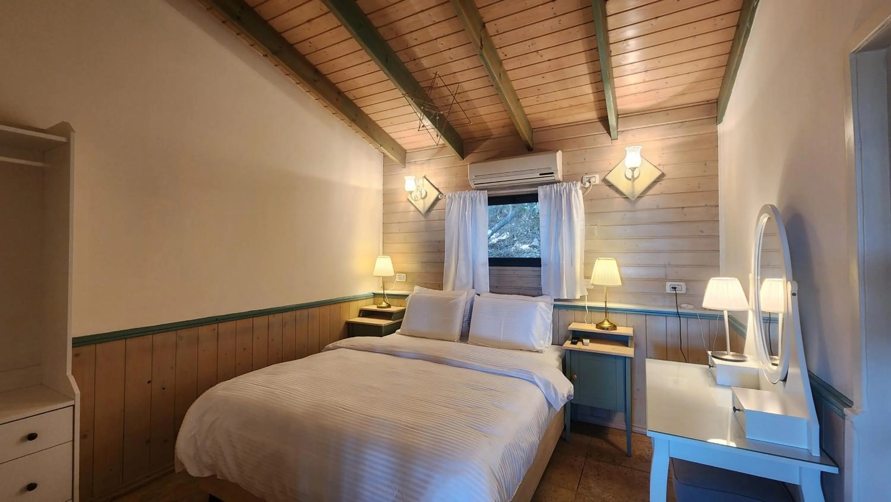 Bedroom, Bed in Dream Time