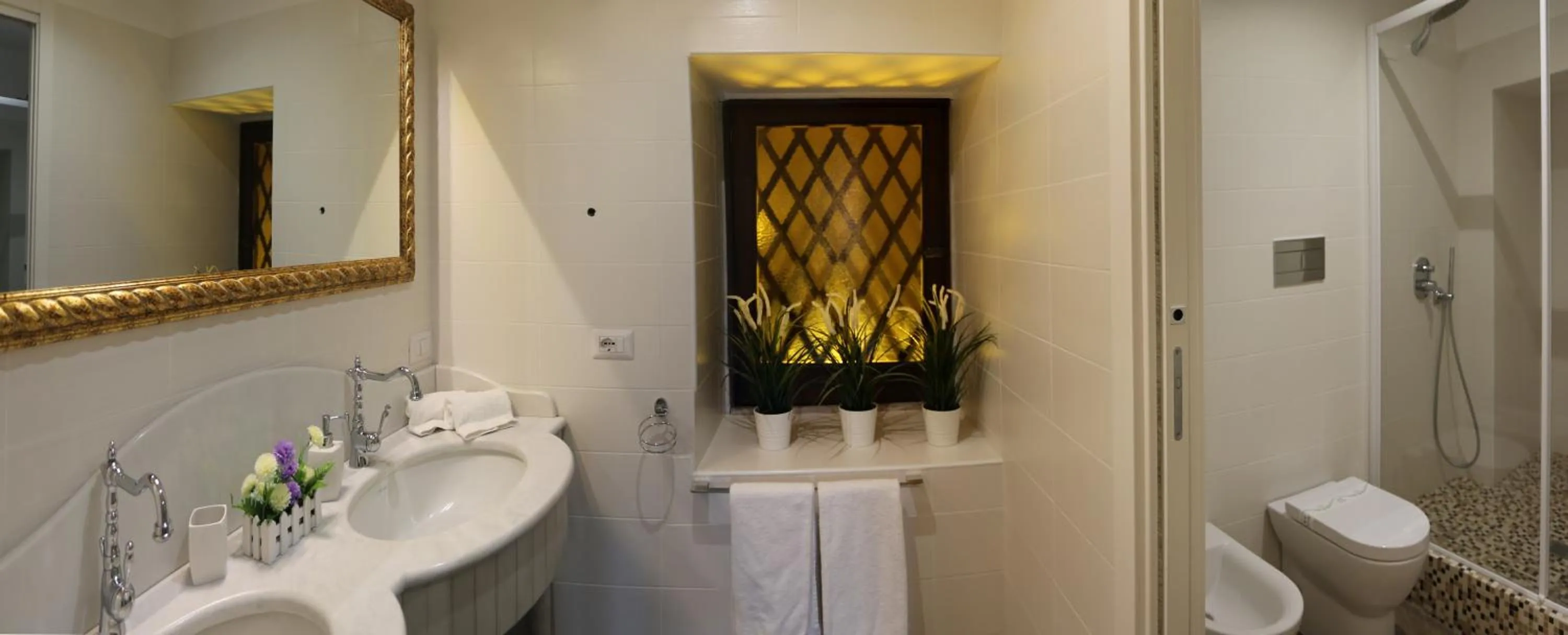 Bathroom in Le Suites Del Duomo House