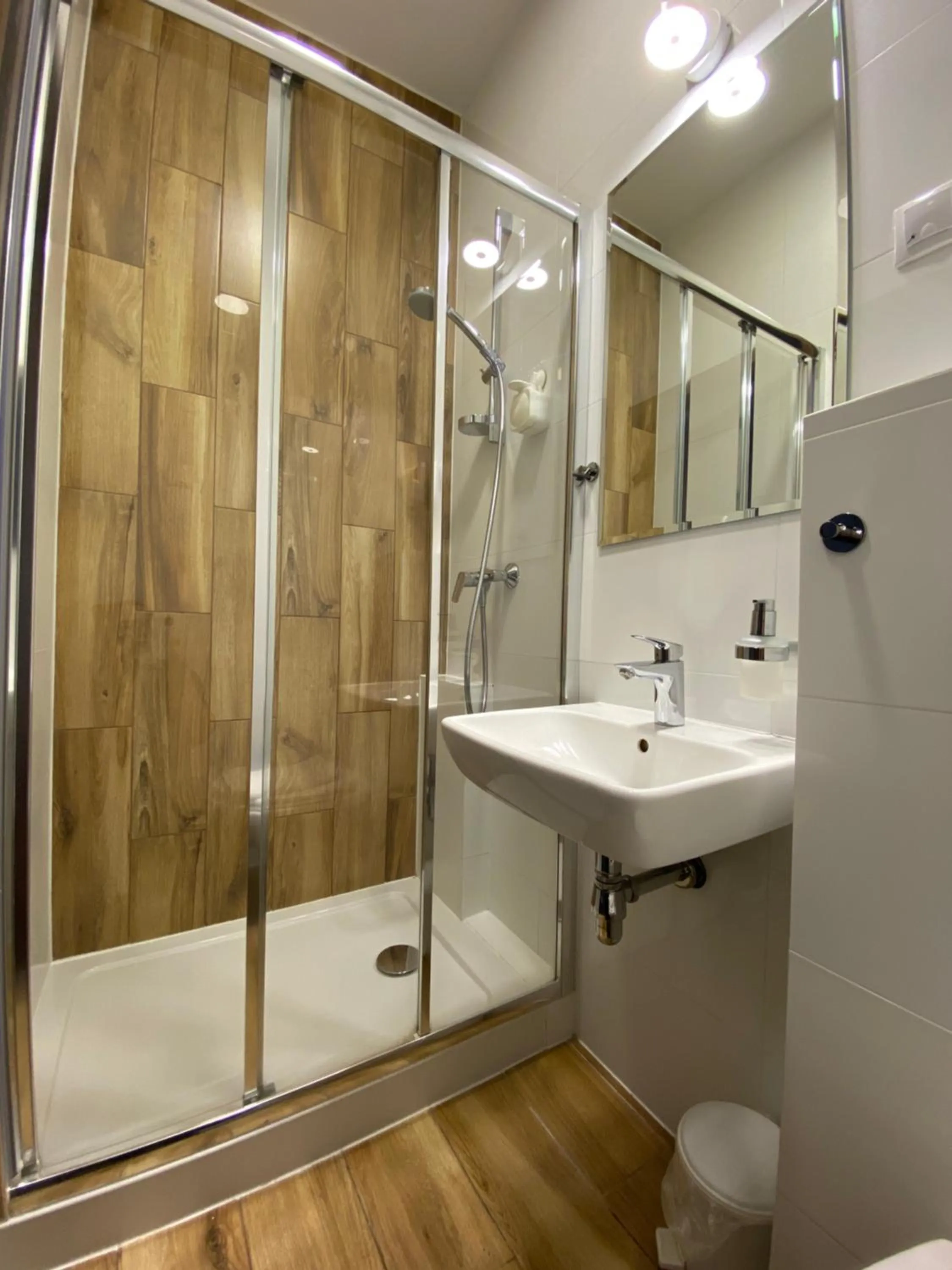 Shower in Mohito Bed&Breakfast