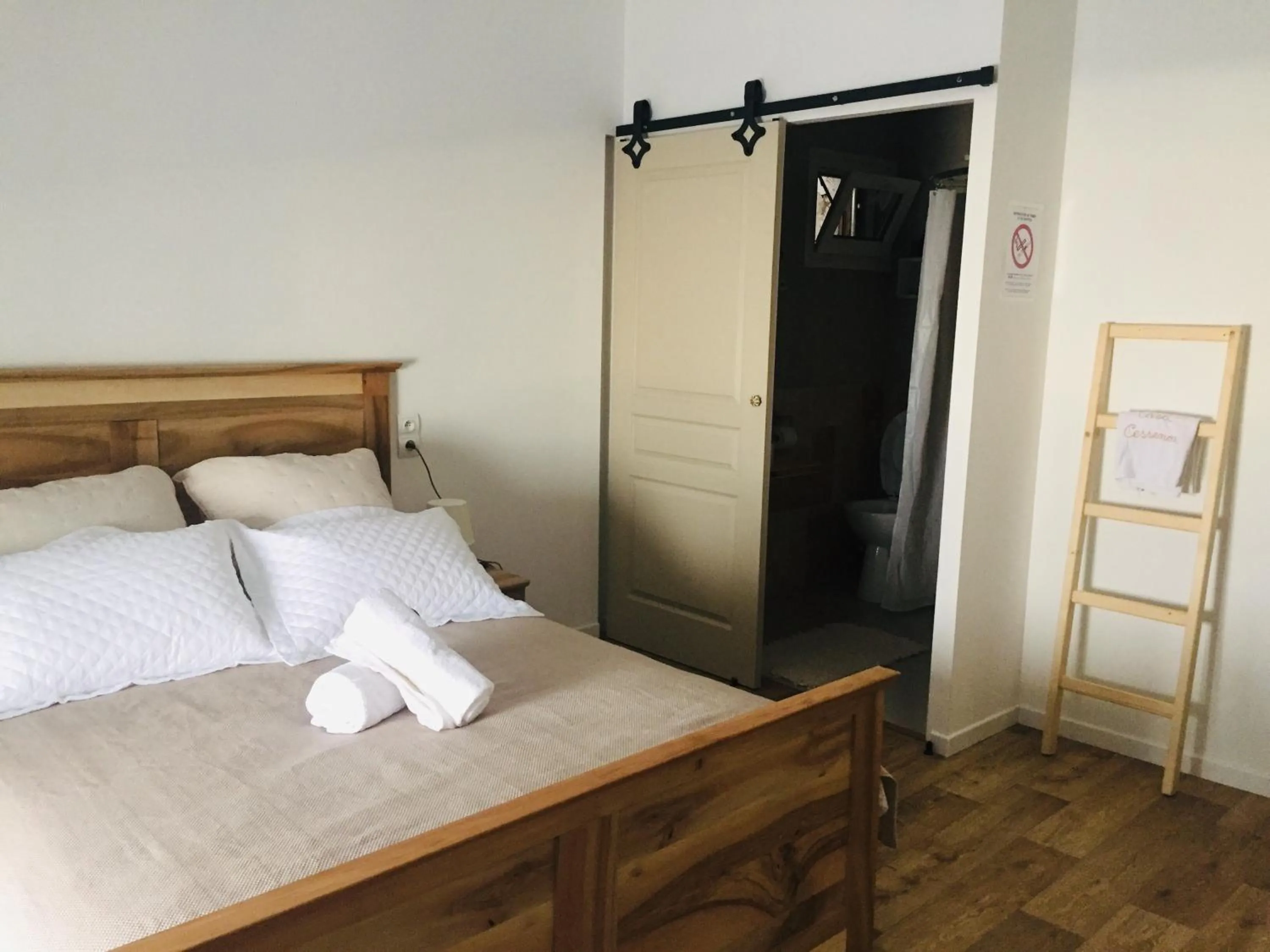 Photo of the whole room, Bed in Casa Cessenon