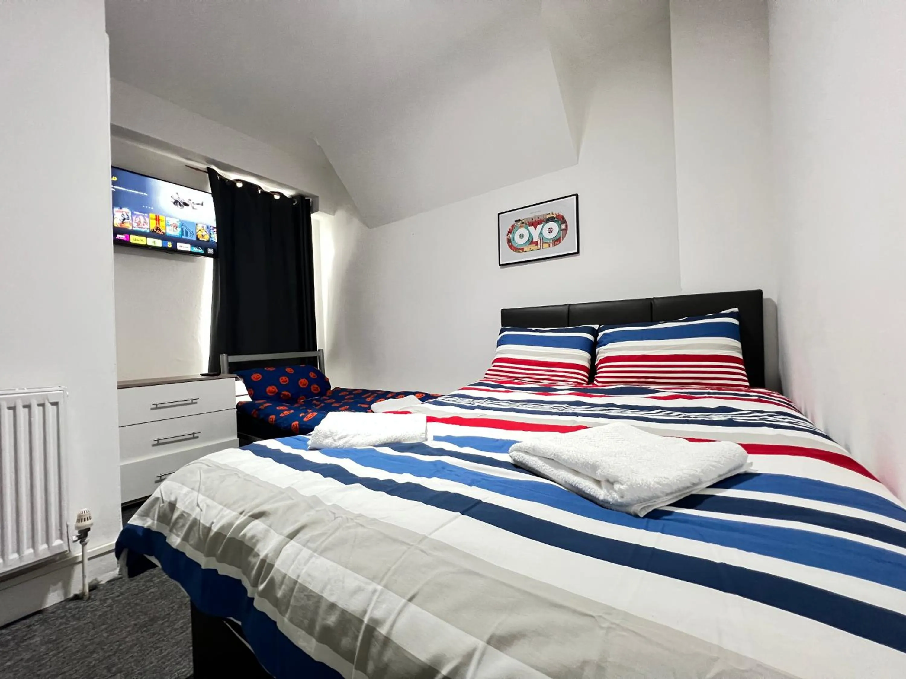 Bed in Stratford Hotel