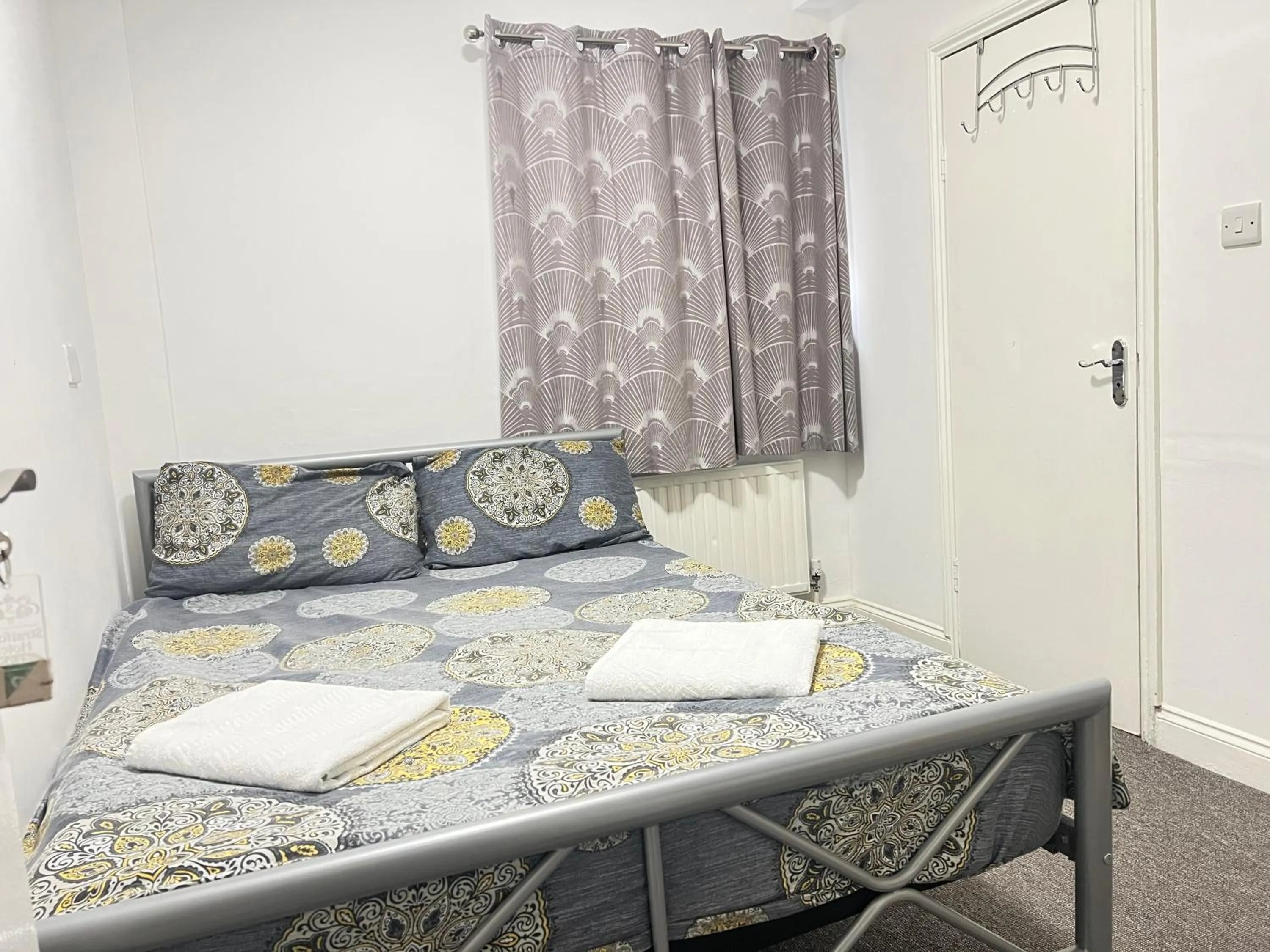 Bed in Stratford Hotel