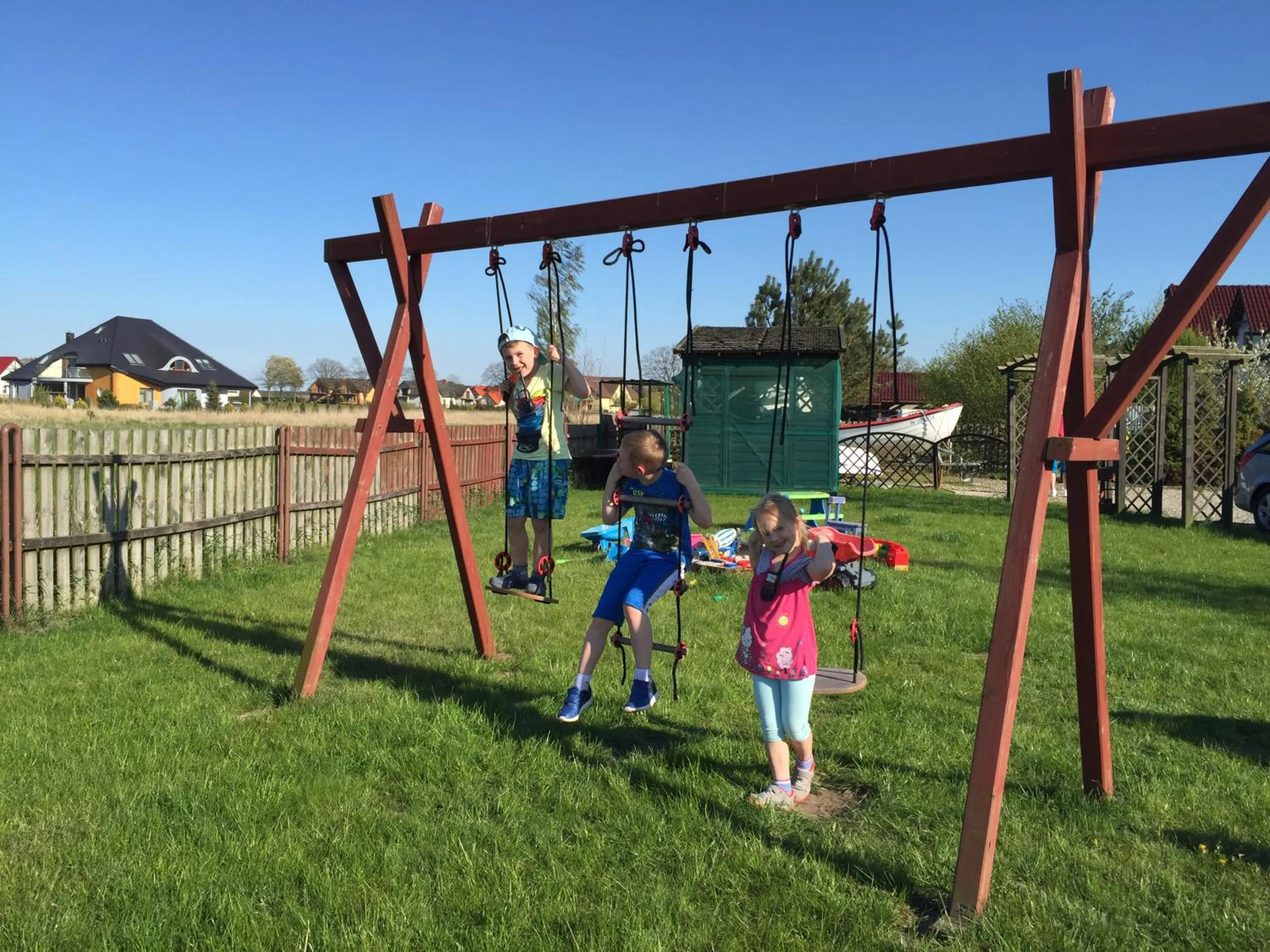 Children play ground in Słoneczny Dom pokoje i apartament na wynajem