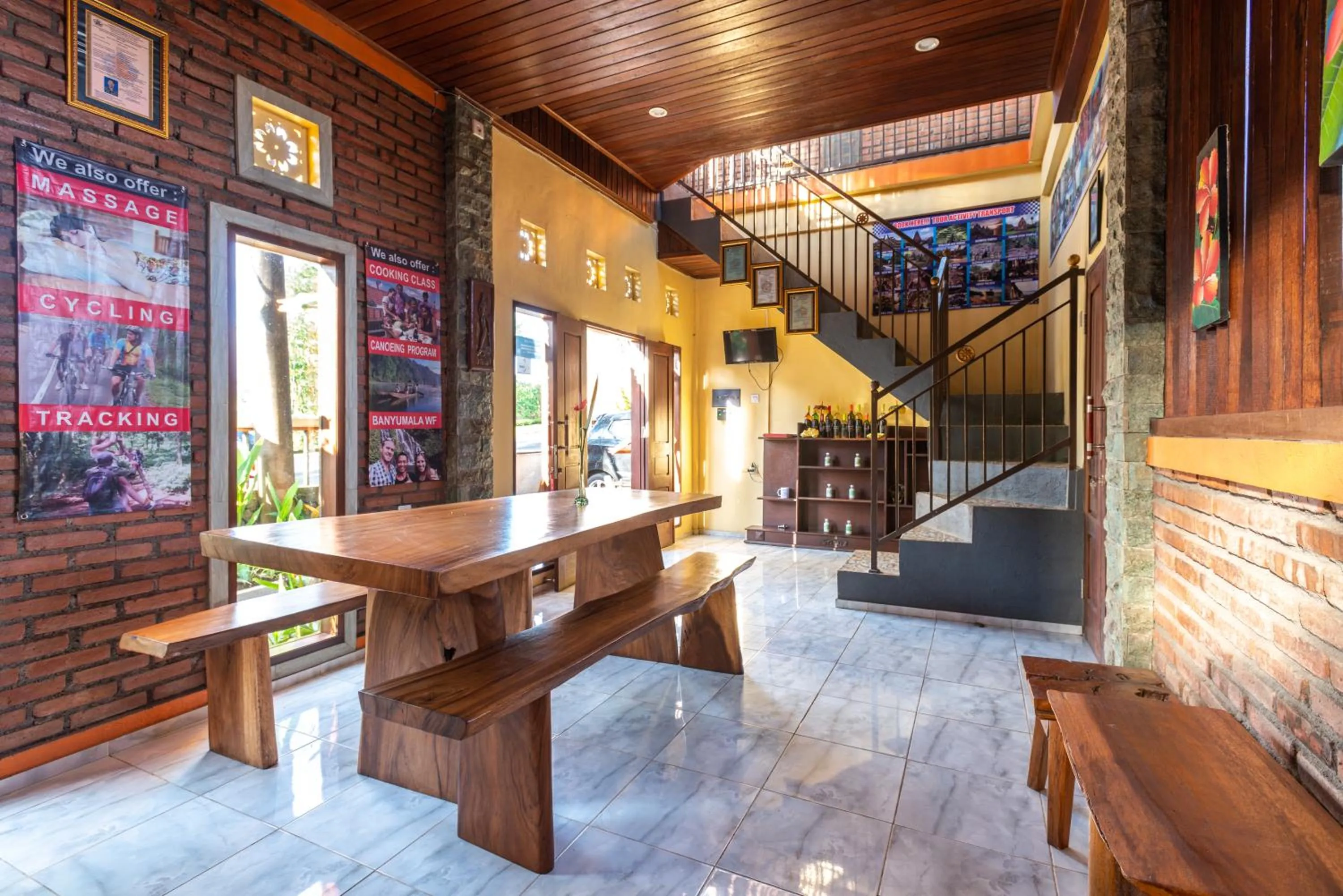 Lobby or reception in The Garuda Villa and Restaurant