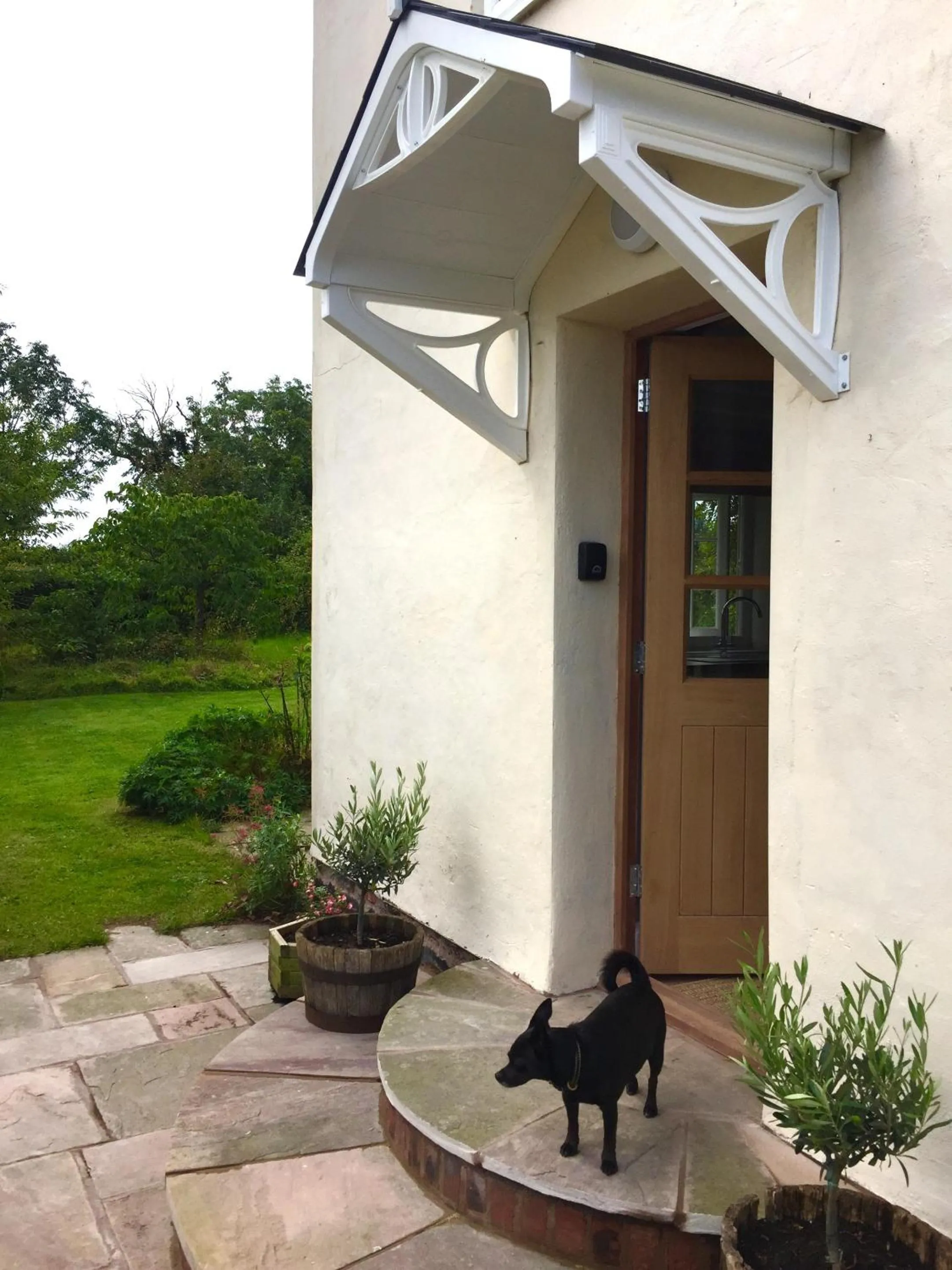 Property building in Mulsford Cottage