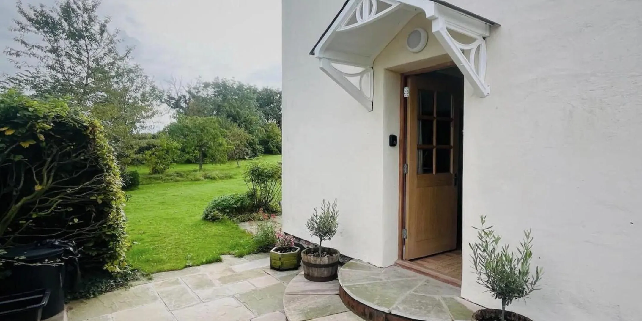 Property building in Mulsford Cottage