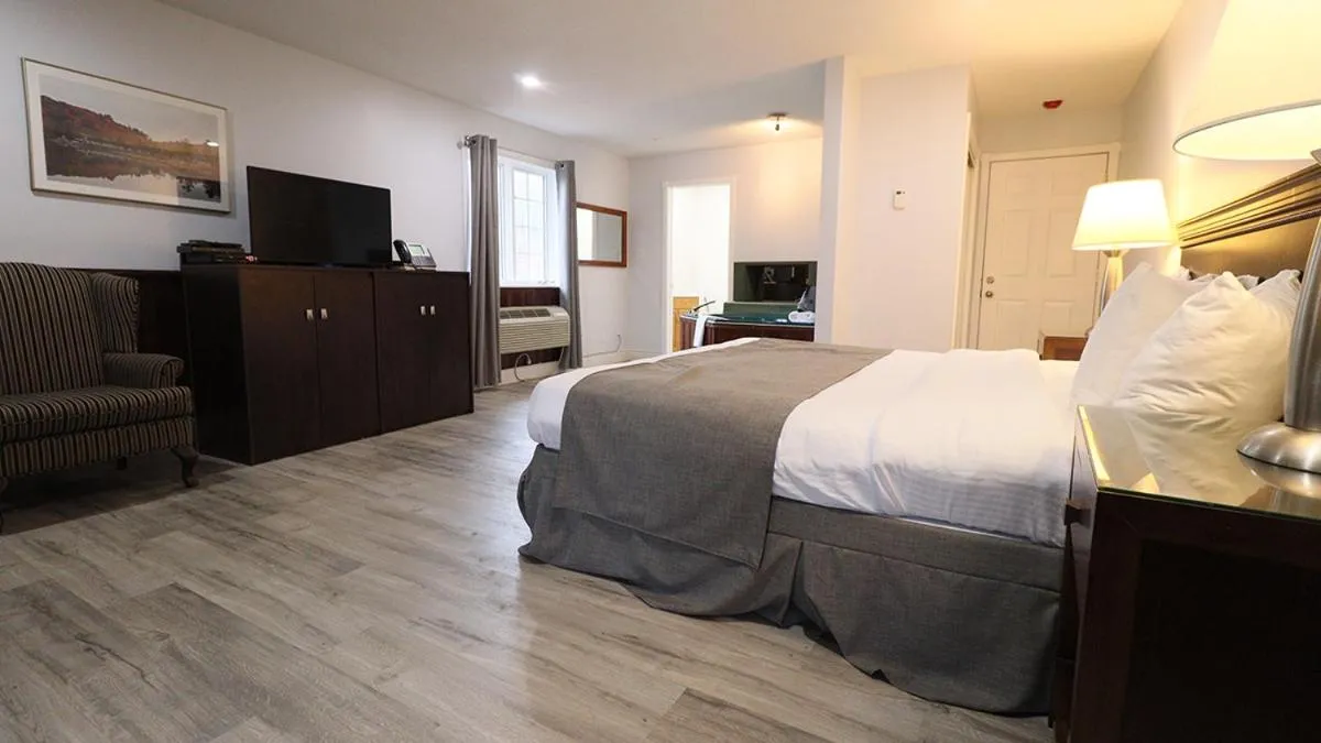 Bed in Algonquin Lakeside Inn