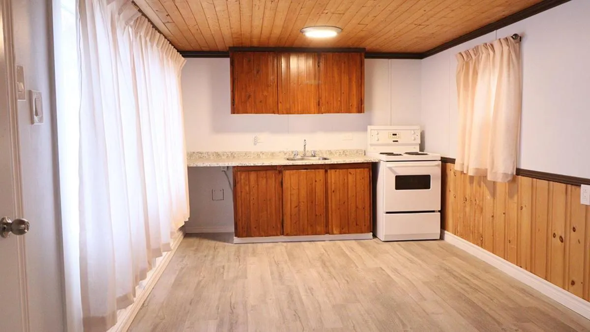 Algonquin Lakeside Inn