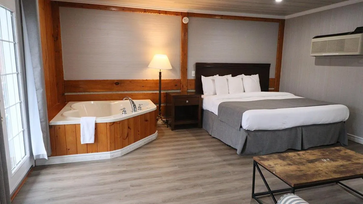 Bed in Algonquin Lakeside Inn