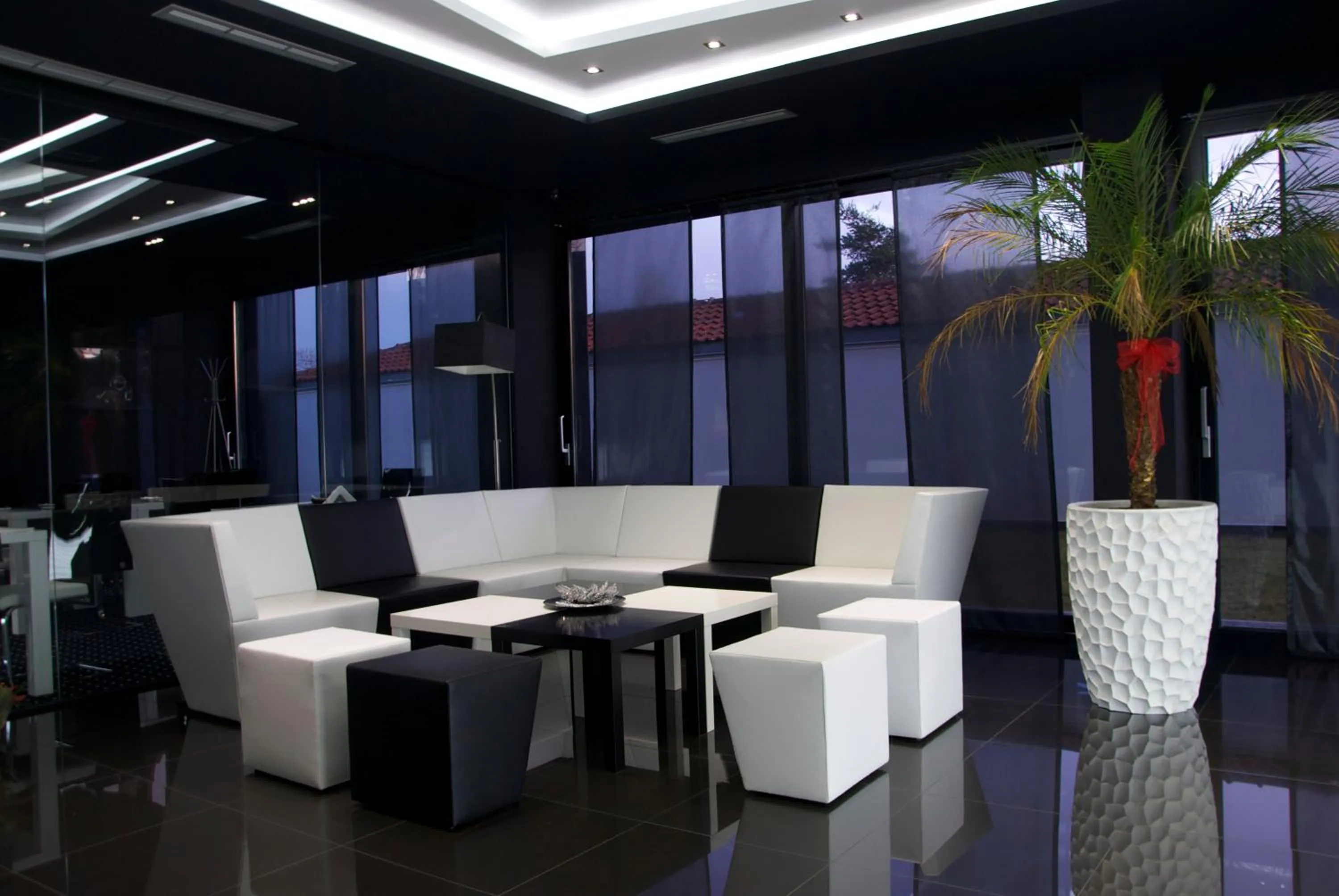 Lounge or bar in Hotel Fashion - Free Parking