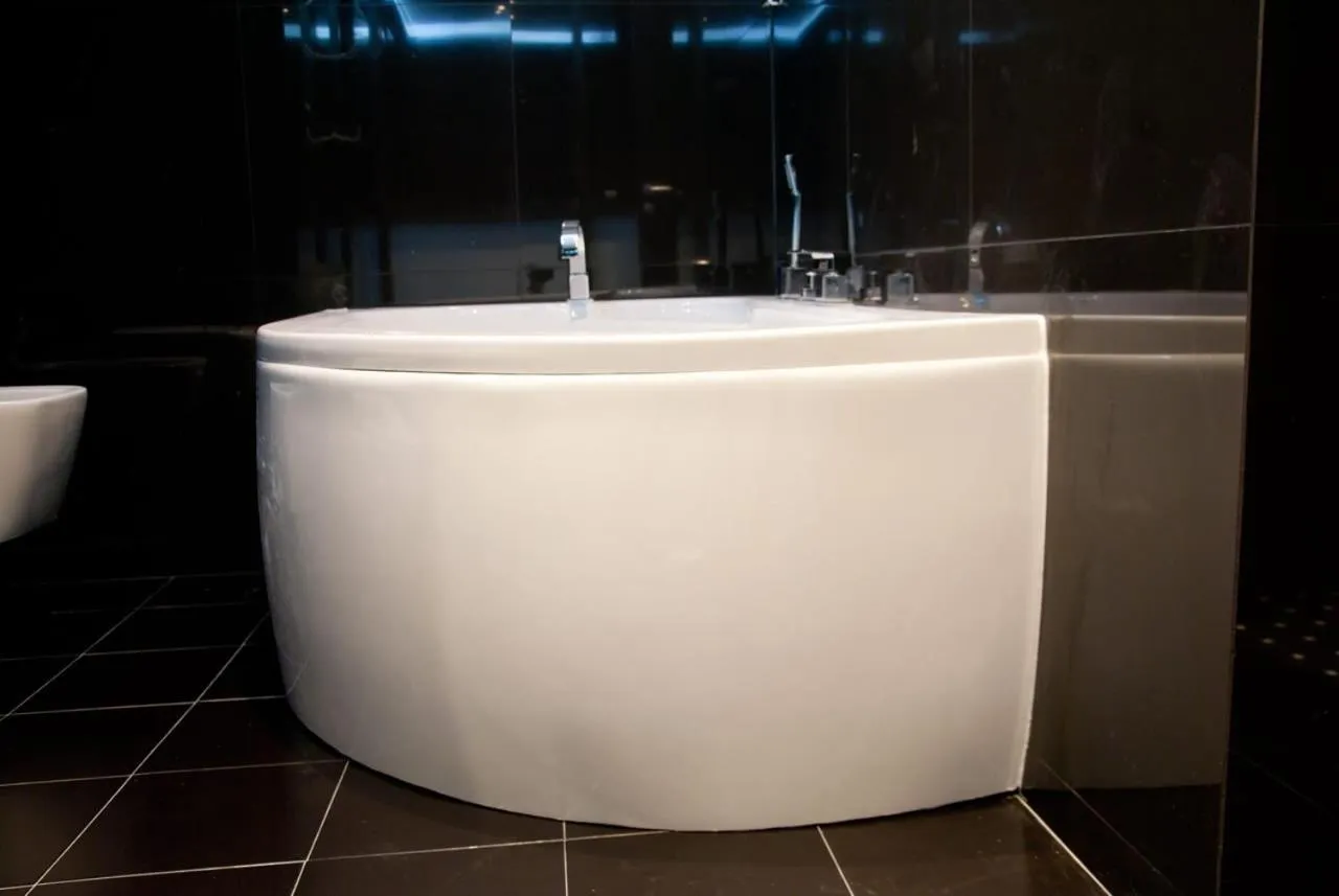 Bathroom in Hotel Fashion - Free Parking