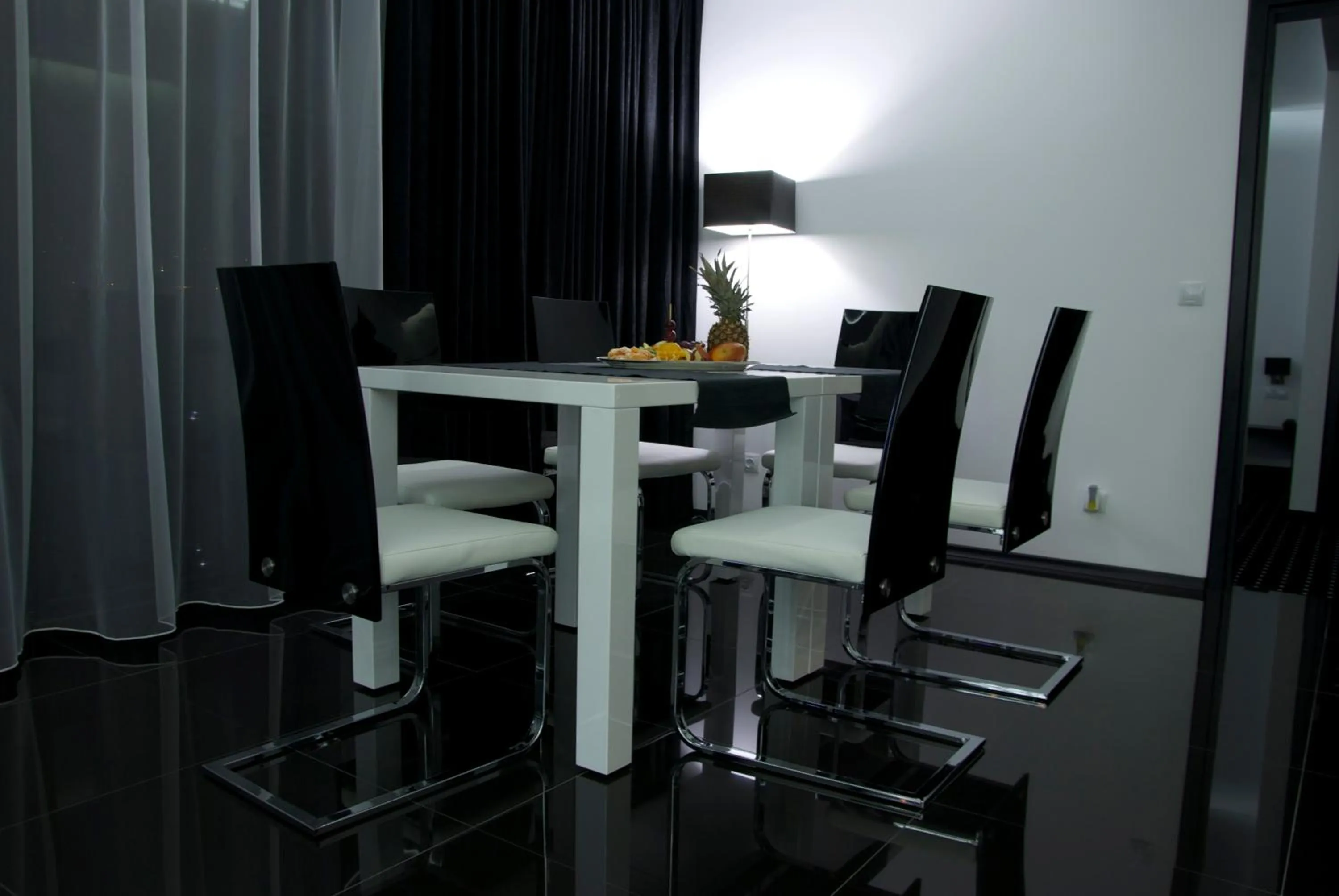 Seating area in Hotel Fashion - Free Parking