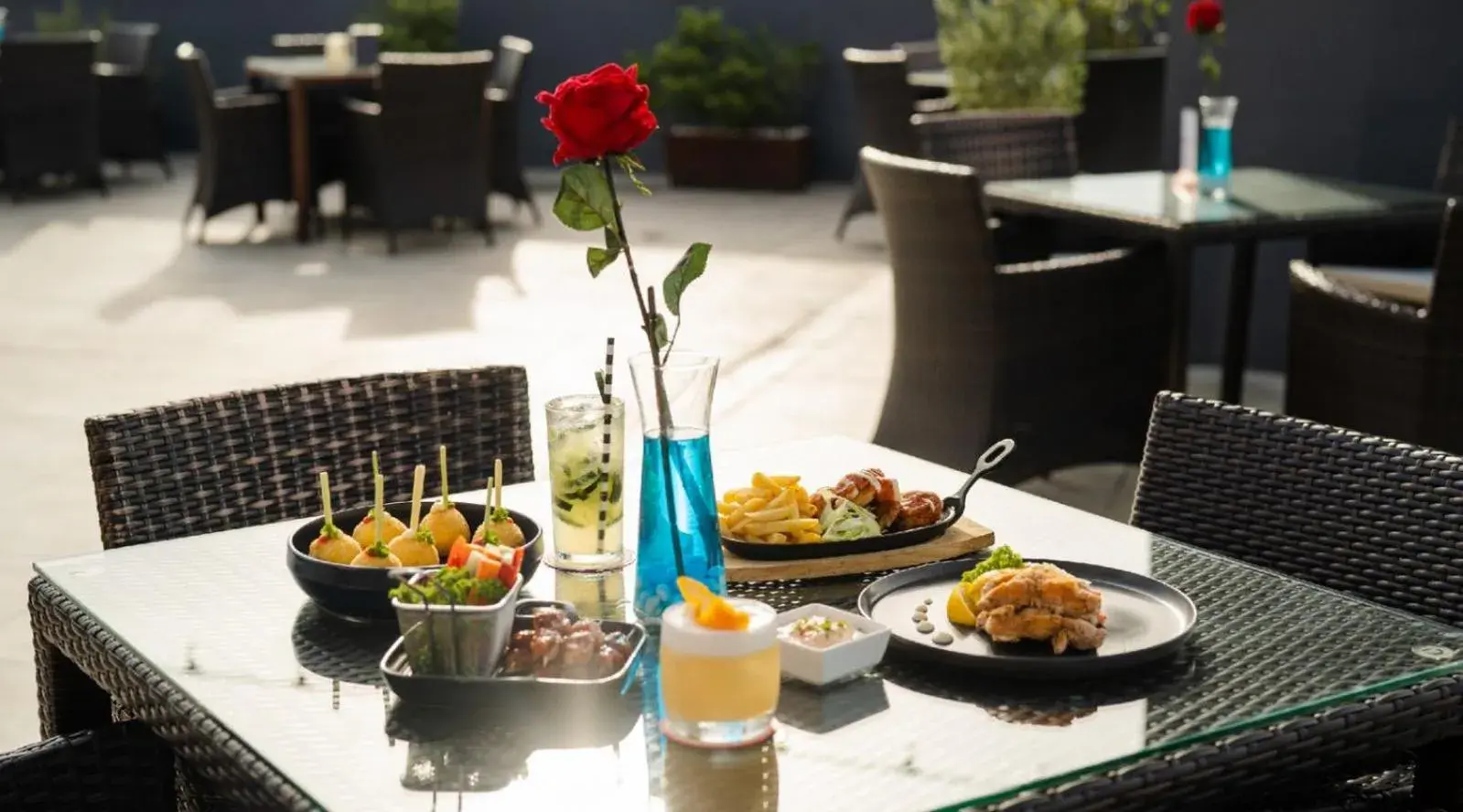 Restaurant/places to eat in Ramada Encore by Wyndham Makati Restaurant/places to eat in Ramada Encore by Wyndham Makati