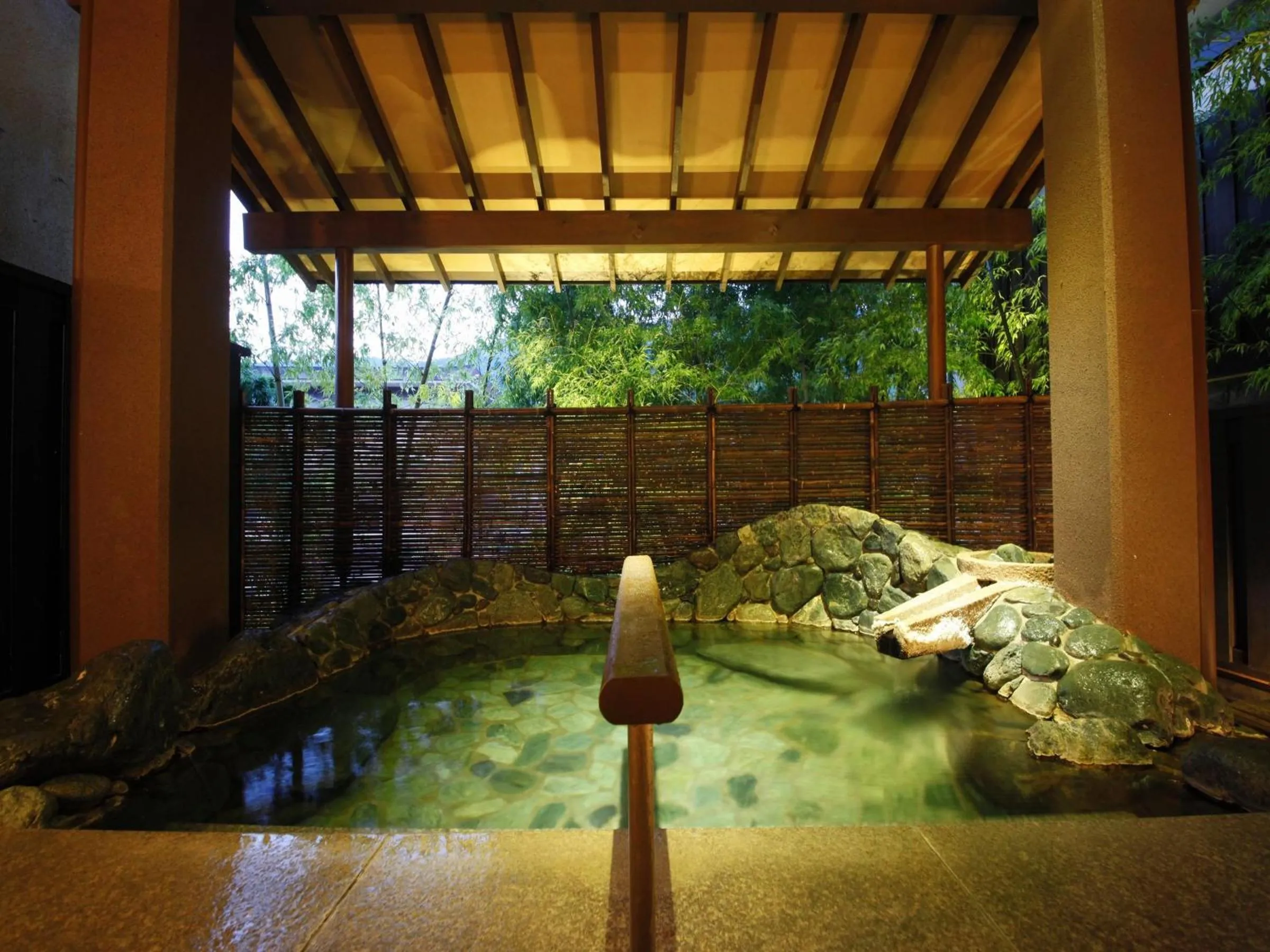 Hot Spring Bath in Yugawara Ohnoya Ryokan