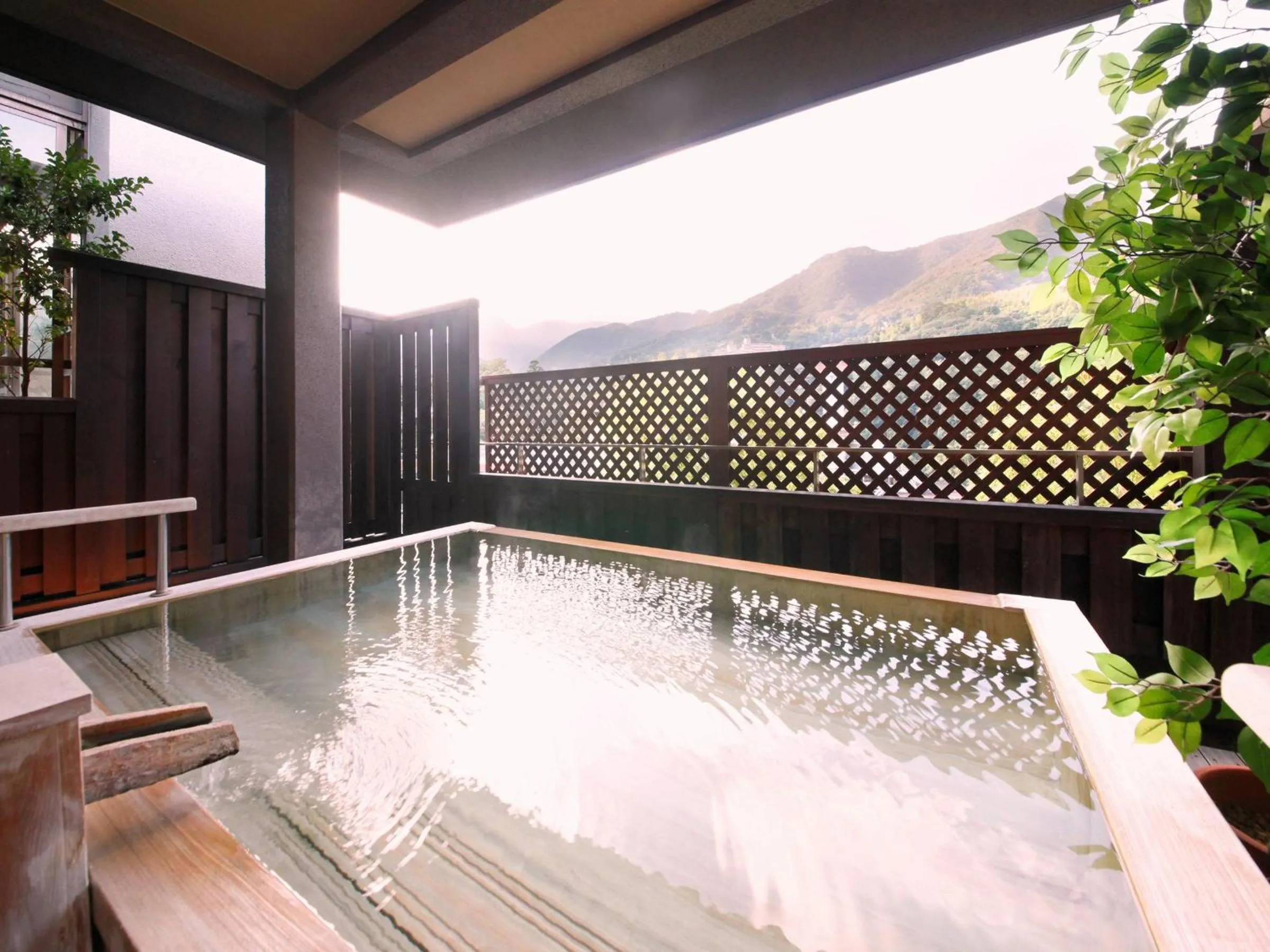 Hot Spring Bath in Yugawara Ohnoya Ryokan