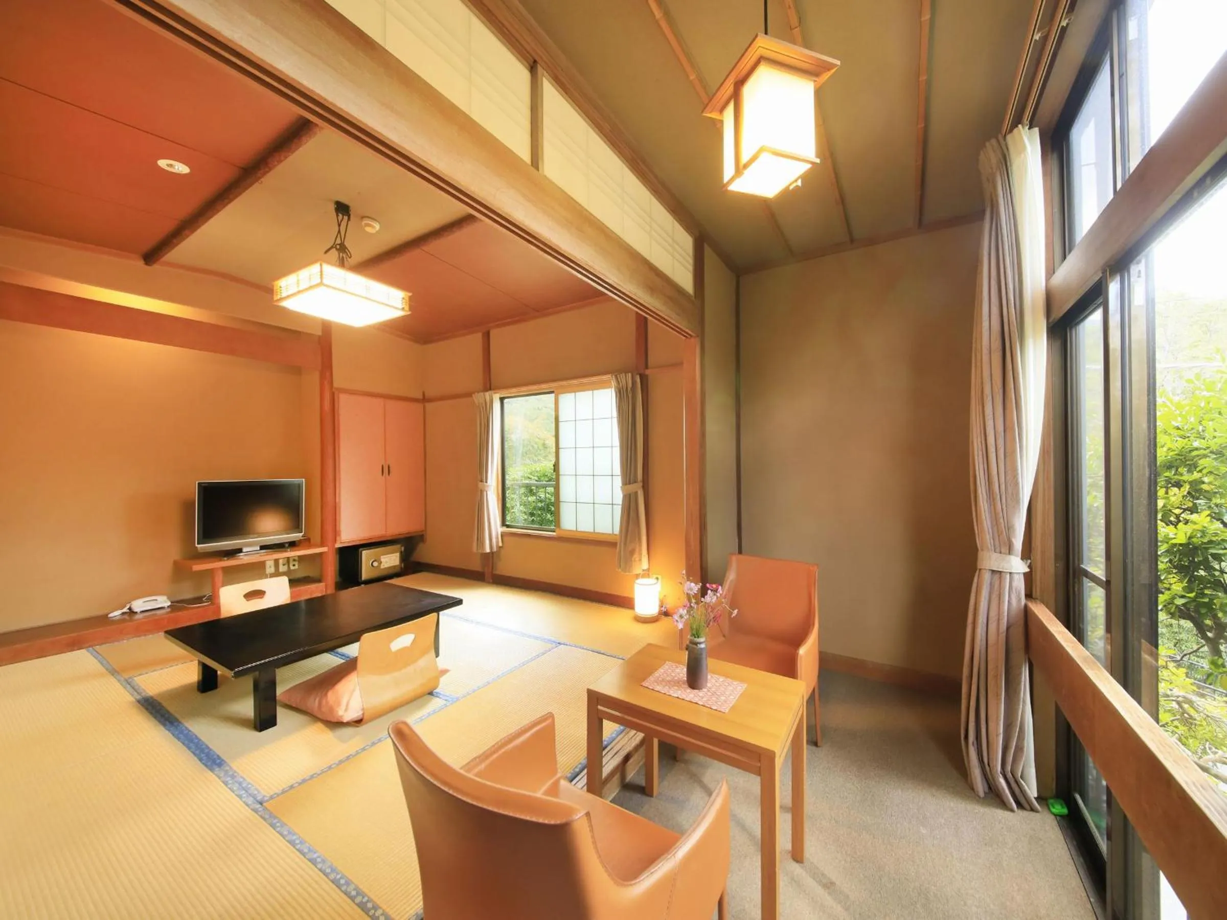 Photo of the whole room in Yugawara Ohnoya Ryokan