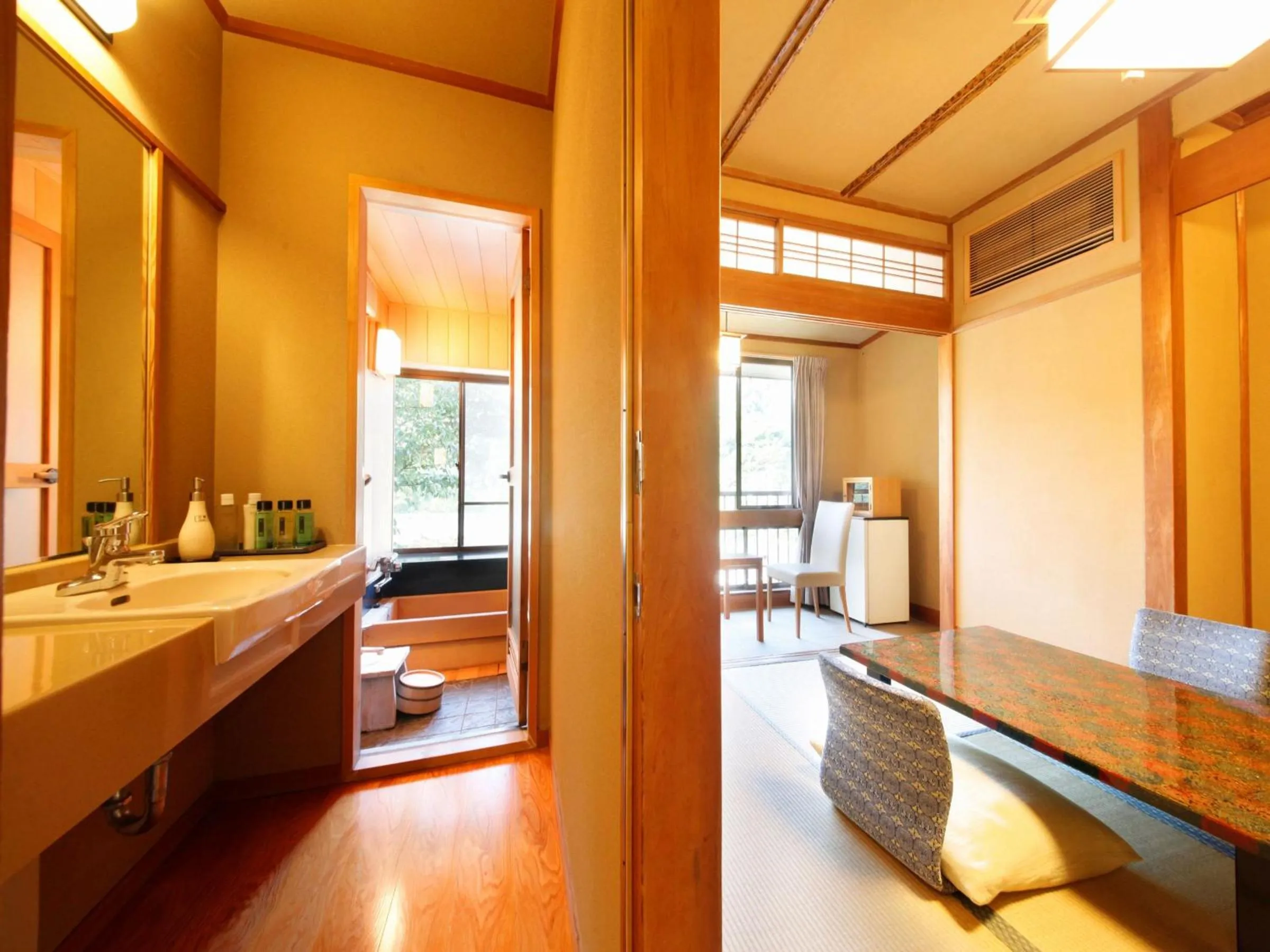 Bathroom in Yugawara Ohnoya Ryokan