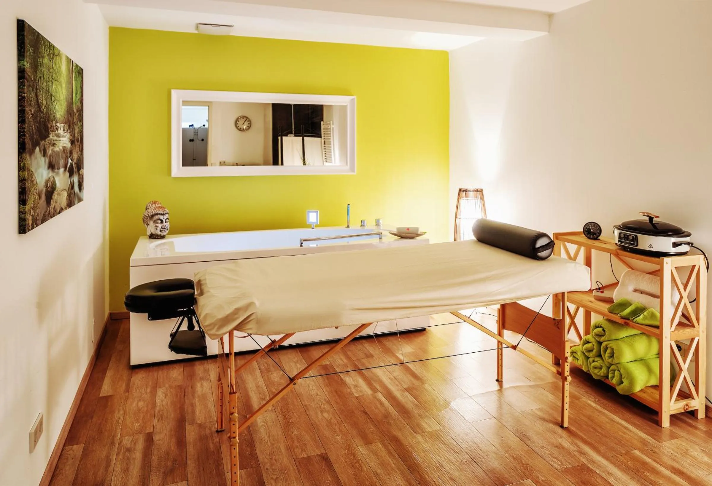 Massage, Bed in Seevital Hotel & SPA - Ihr 4 Sterne Superior Hideaway direkt am See